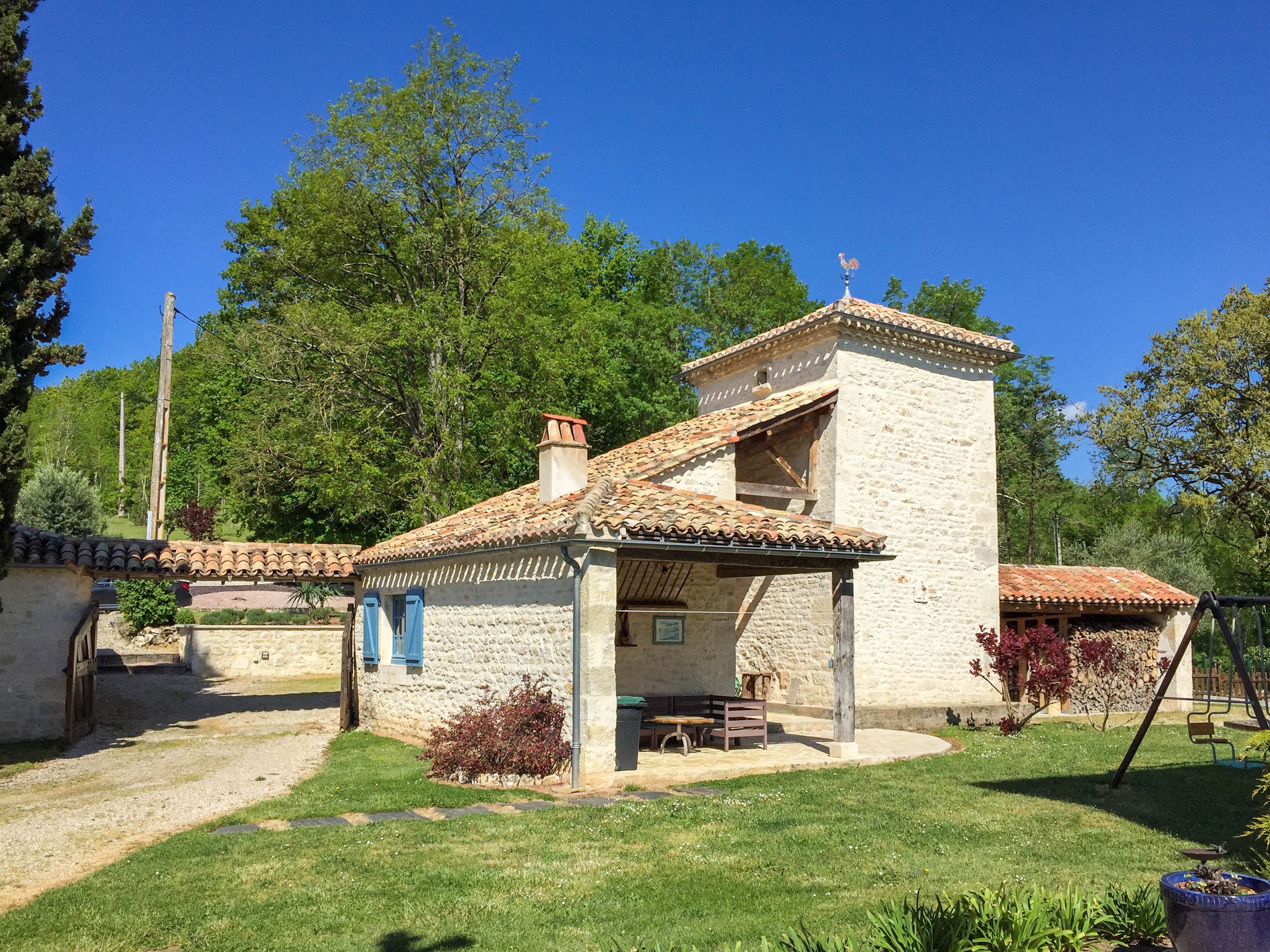 French property for sale in Montcuq-en-Quercy-Blanc, Lot - €1,560,000 - photo 