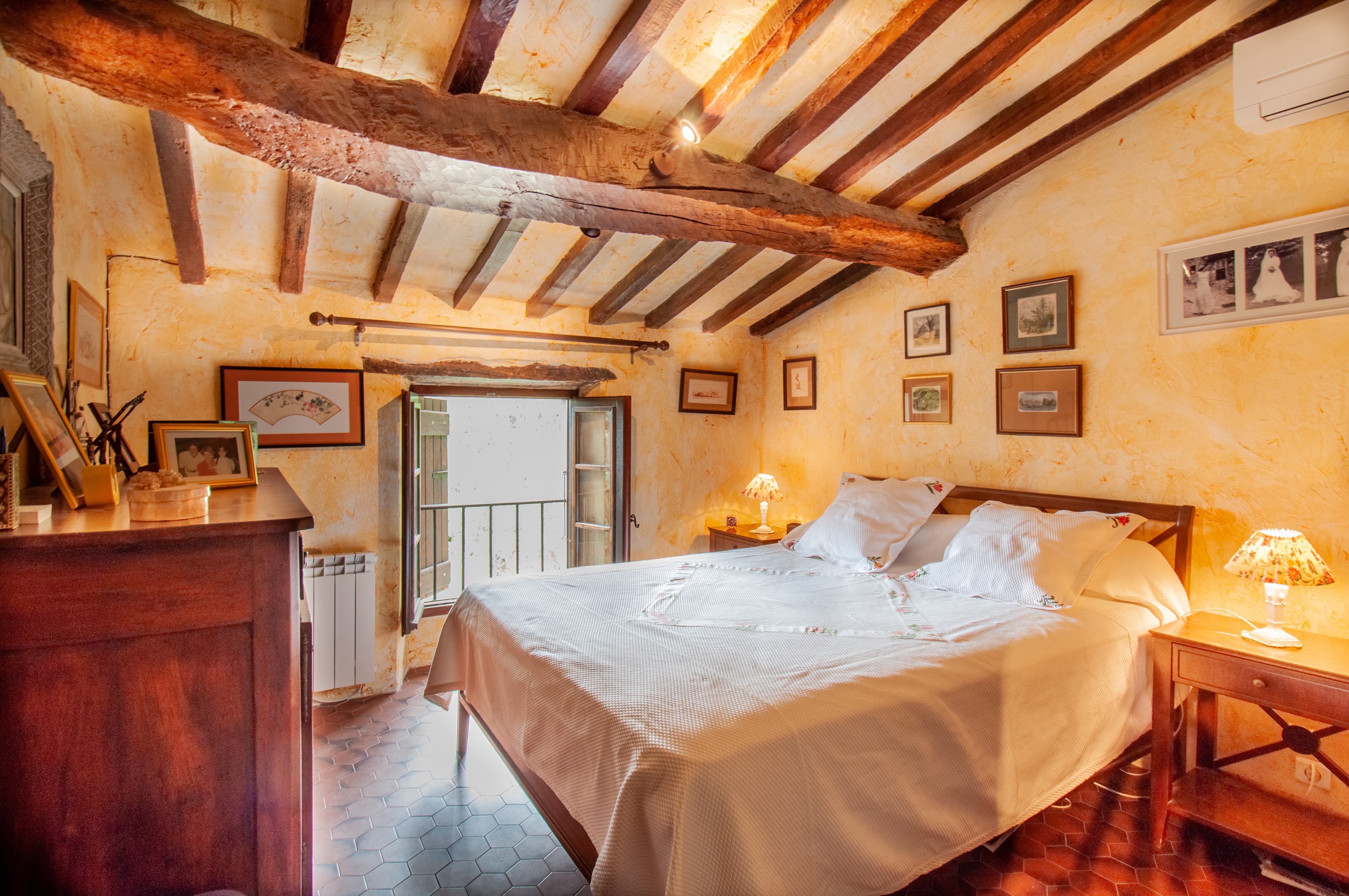 French property for sale in Carros, Alpes-Maritimes - €945,000 - photo 