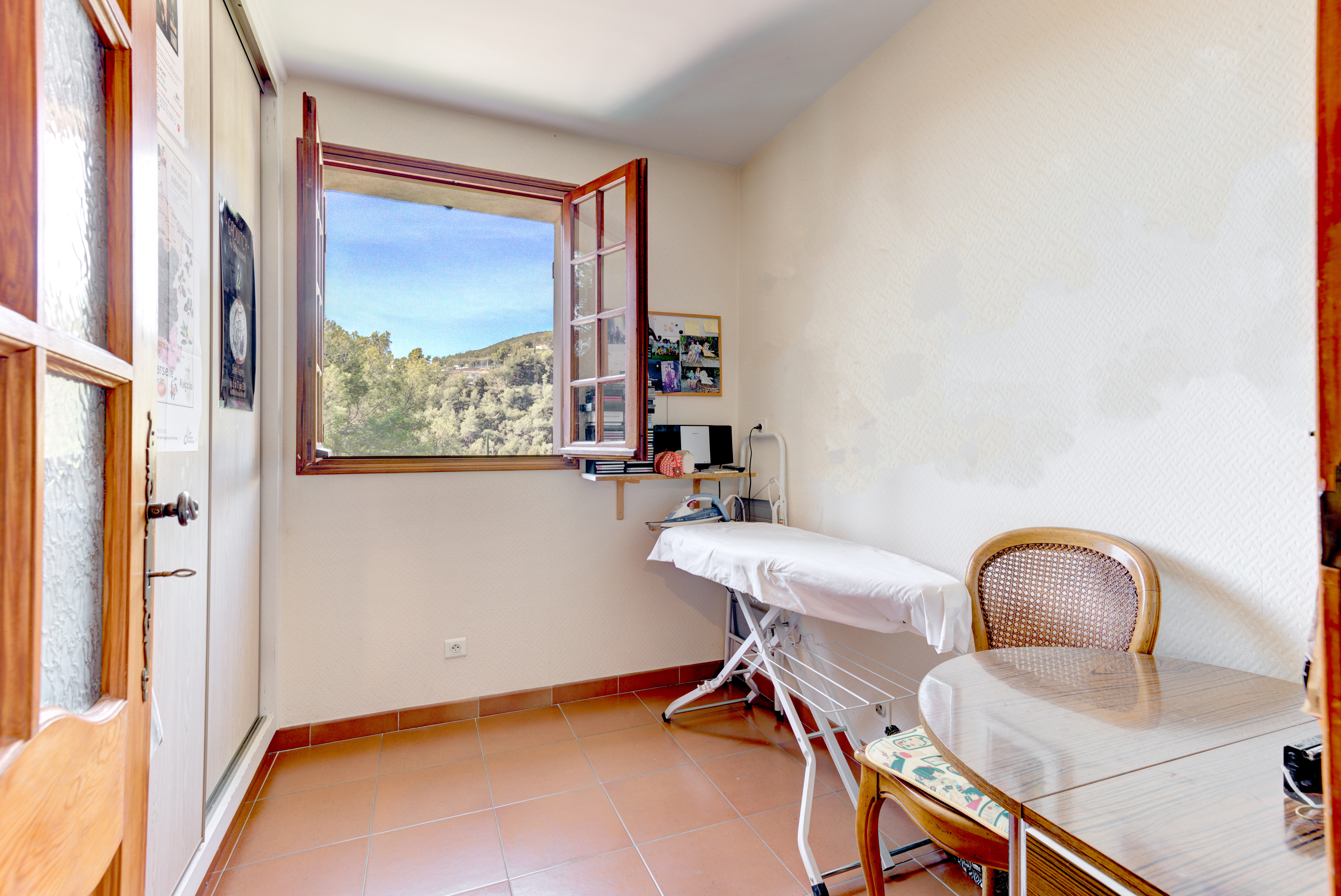 Propriété en France à vendre à Carros, Alpes-Maritimes - €799 000 - photo 