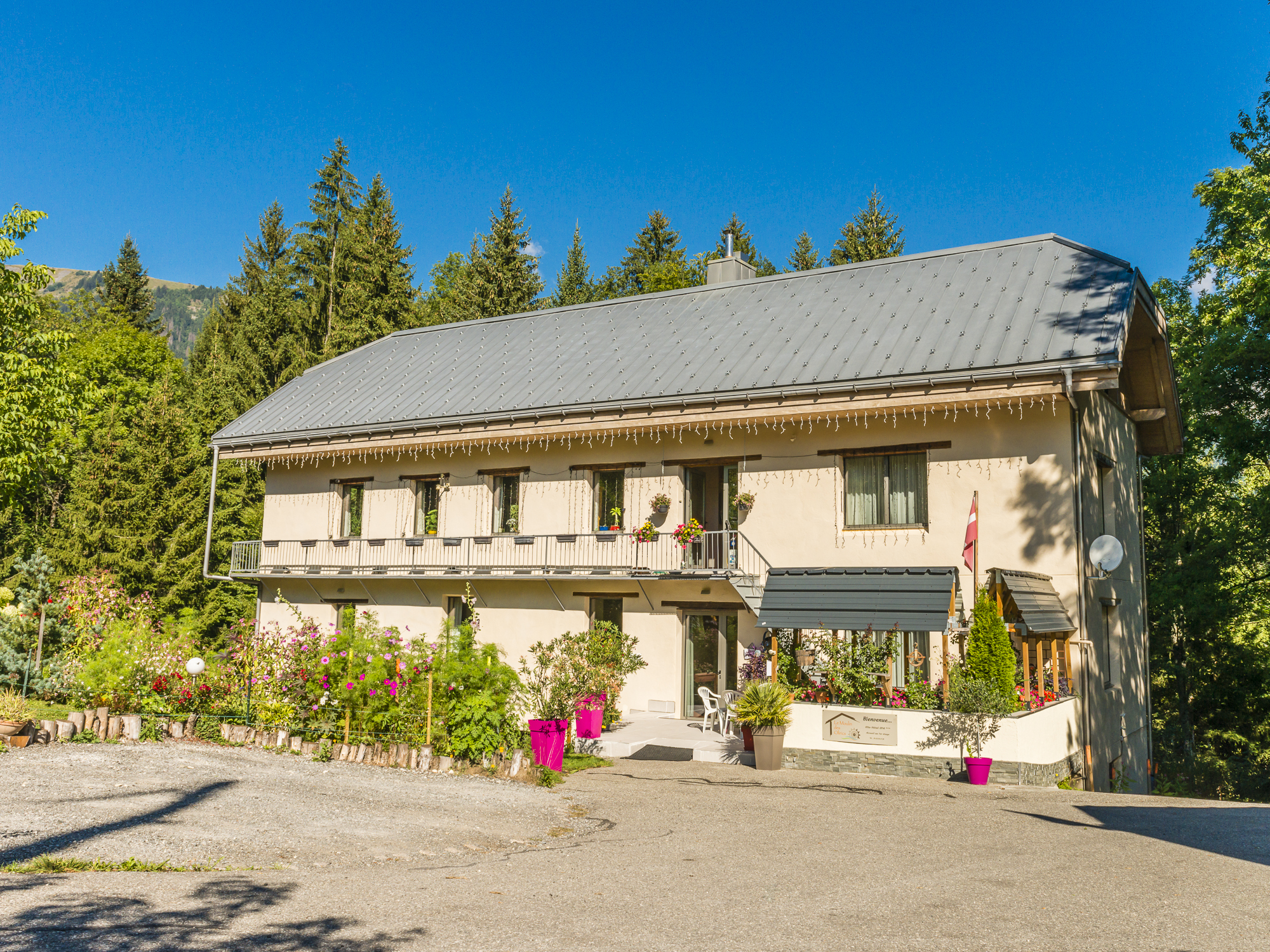 Propriété en France à vendre à Sallanches, Haute-Savoie - €1 290 000 - photo 