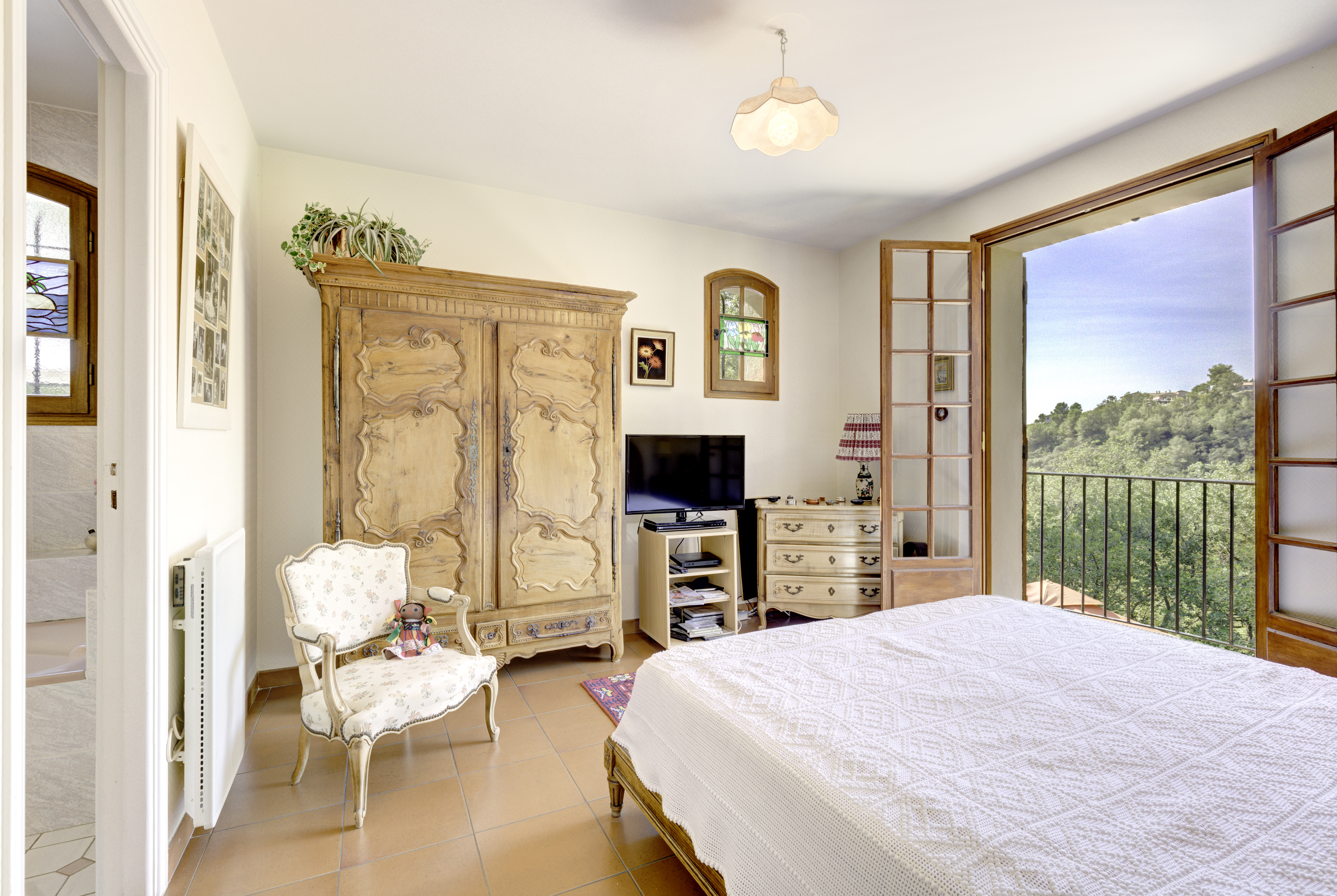 Propriété en France à vendre à Carros, Alpes-Maritimes - €799 000 - photo 