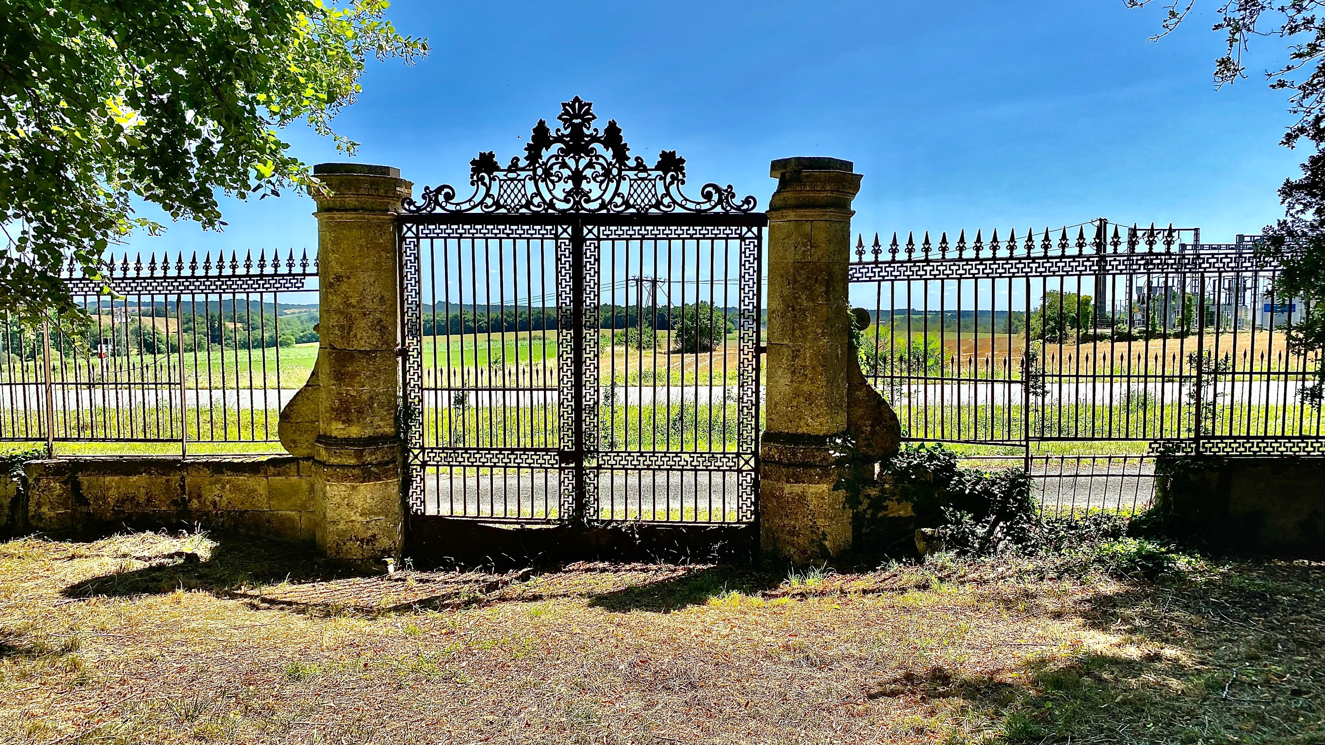 French property for sale in Bertric-Burée, Dordogne - €787,500 - photo 