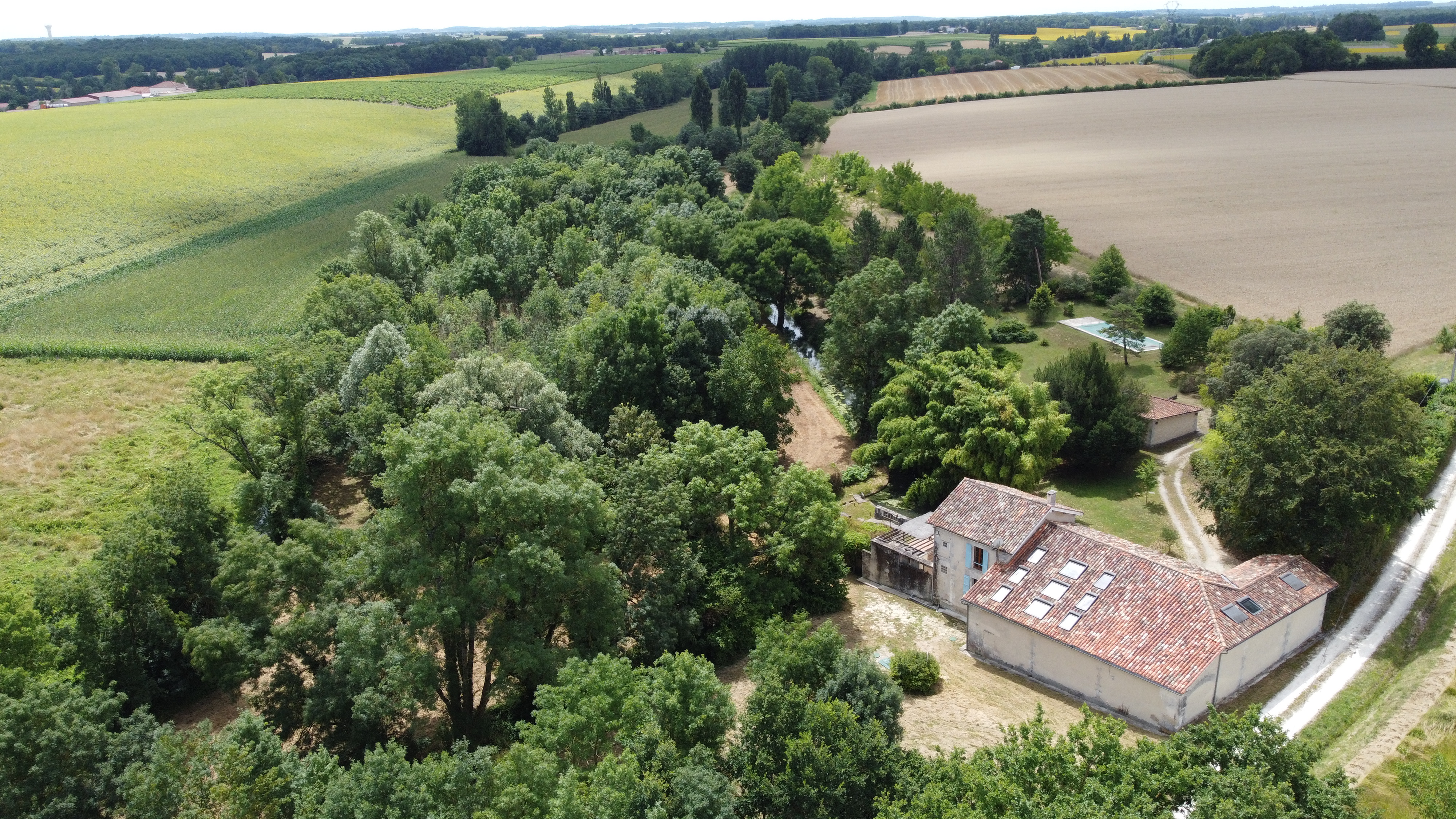French property for sale in Barbezieux-Saint-Hilaire, Charente - €680,000 - photo 