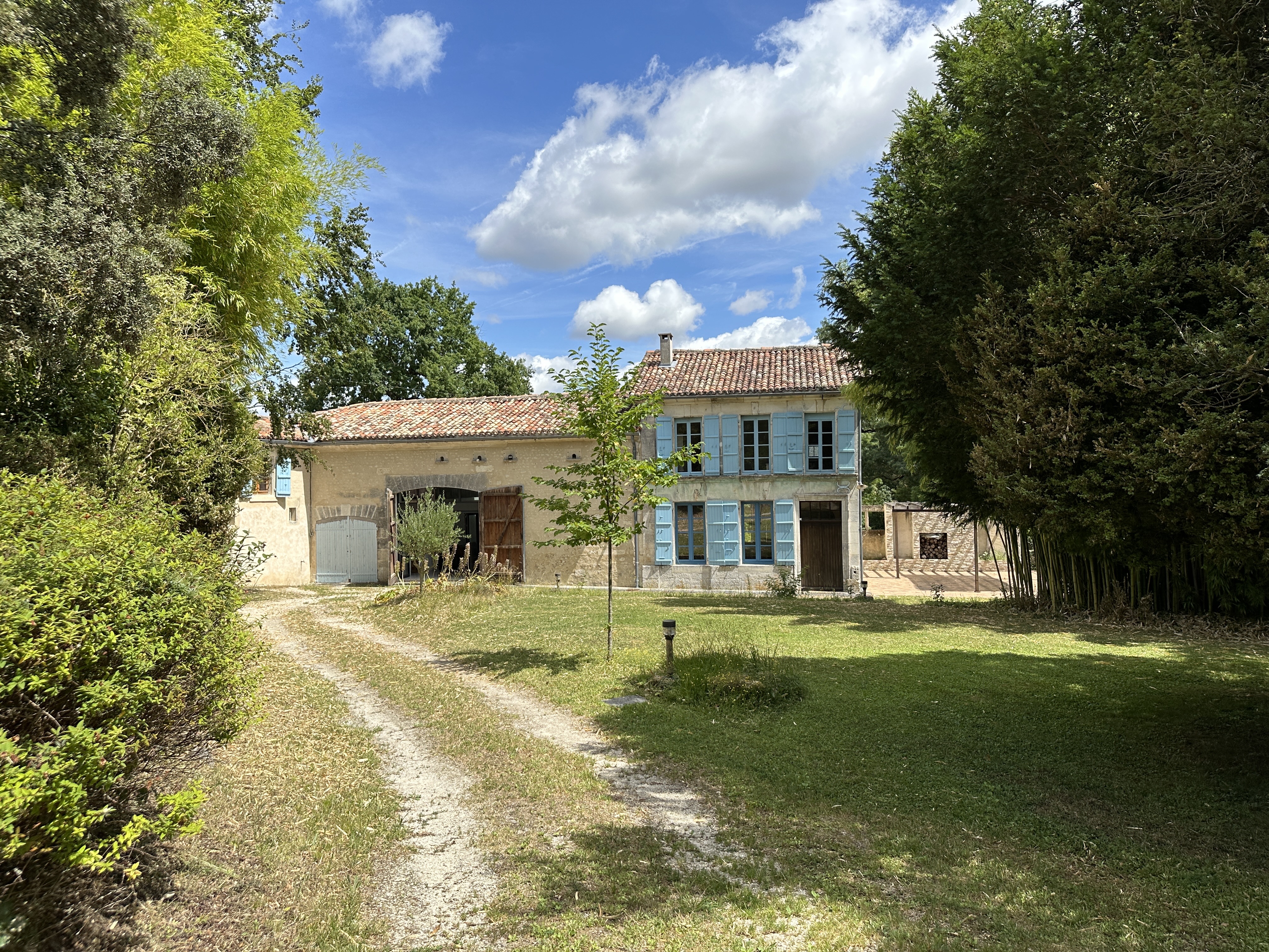 French property for sale in Barbezieux-Saint-Hilaire, Charente - €650,000 - photo 