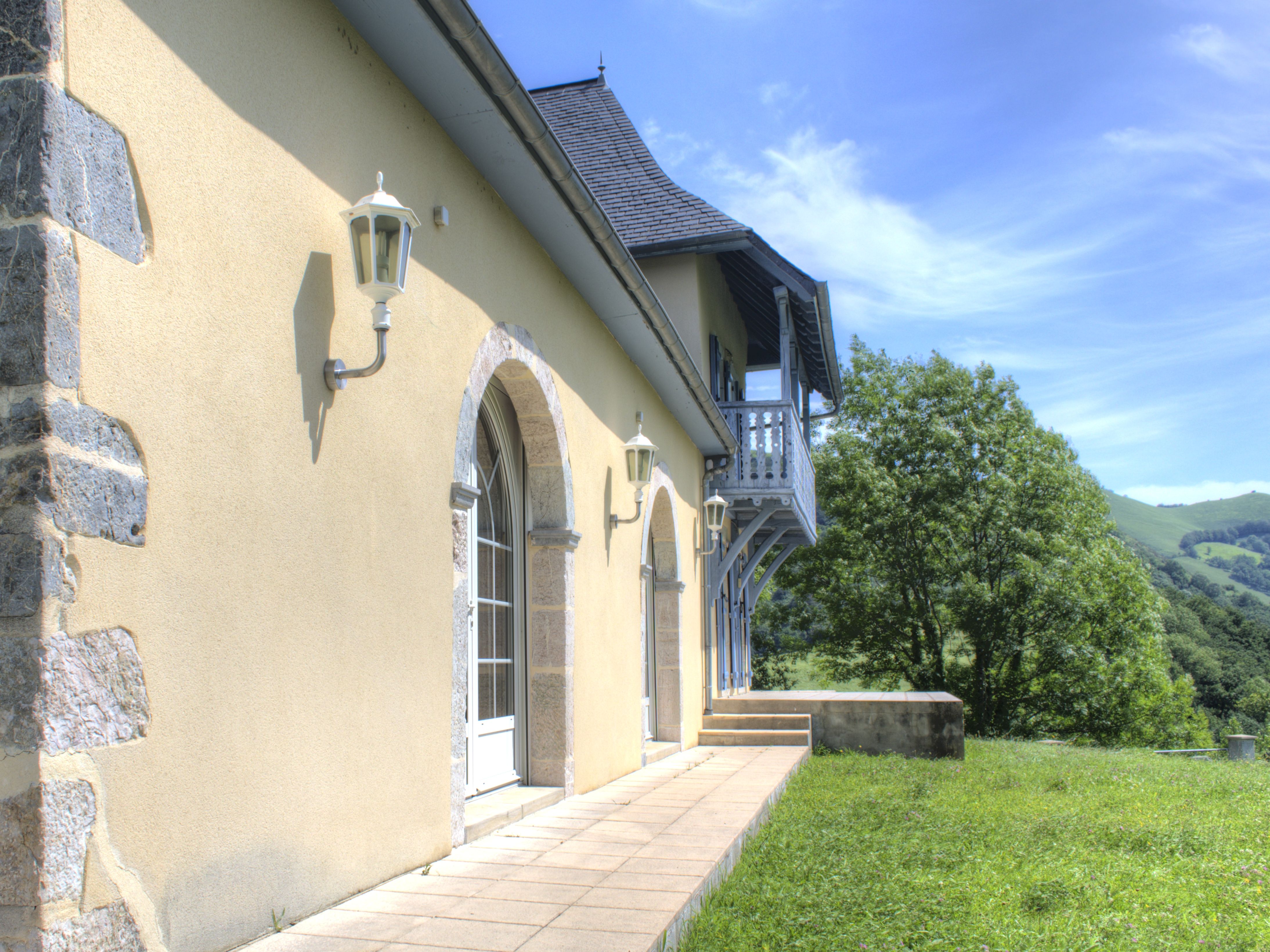 French property for sale in Tardets-Sorholus, Pyrénées-Atlantiques - €499,999 - photo 