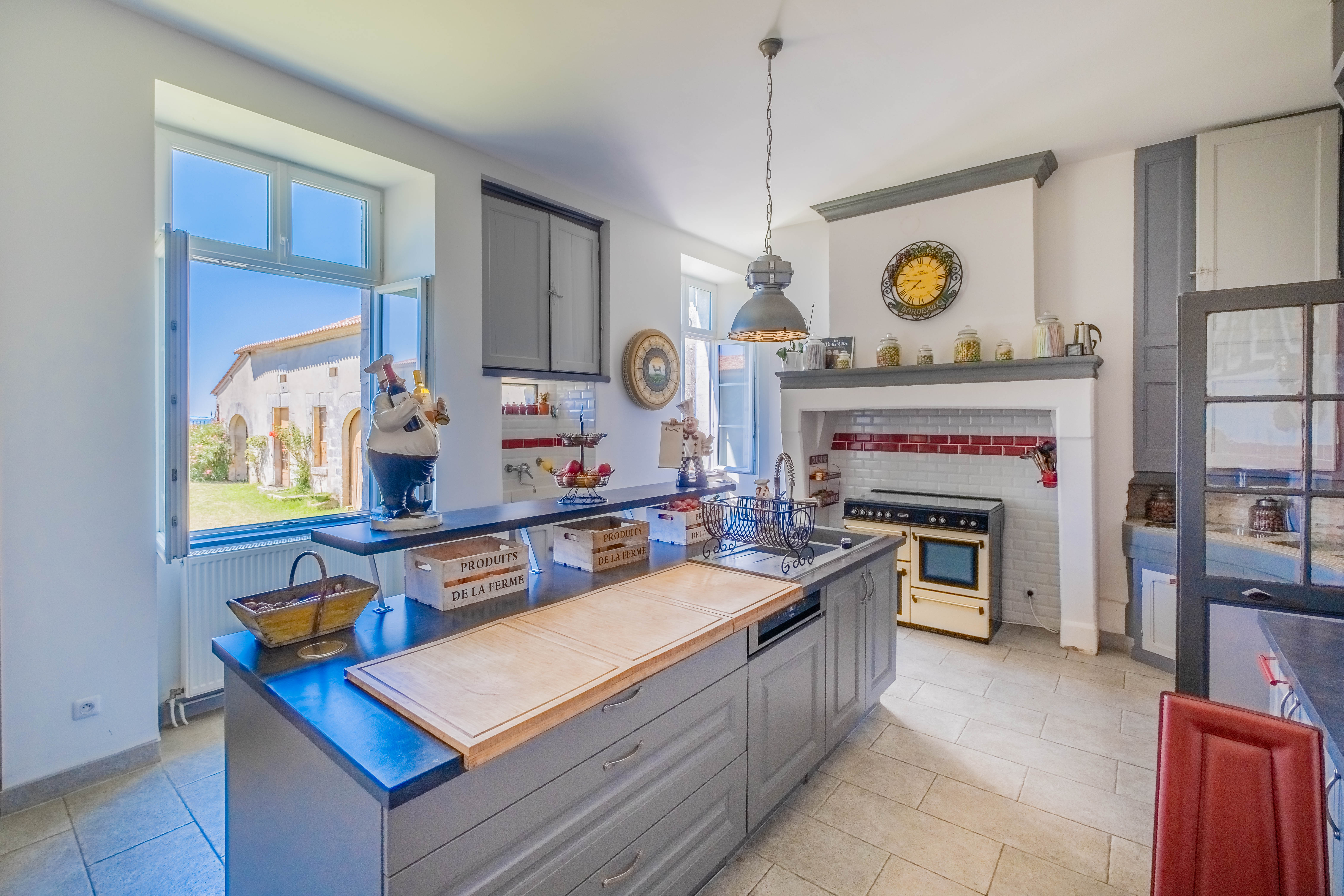 French property for sale in Bertric-Burée, Dordogne - €787,500 - photo 