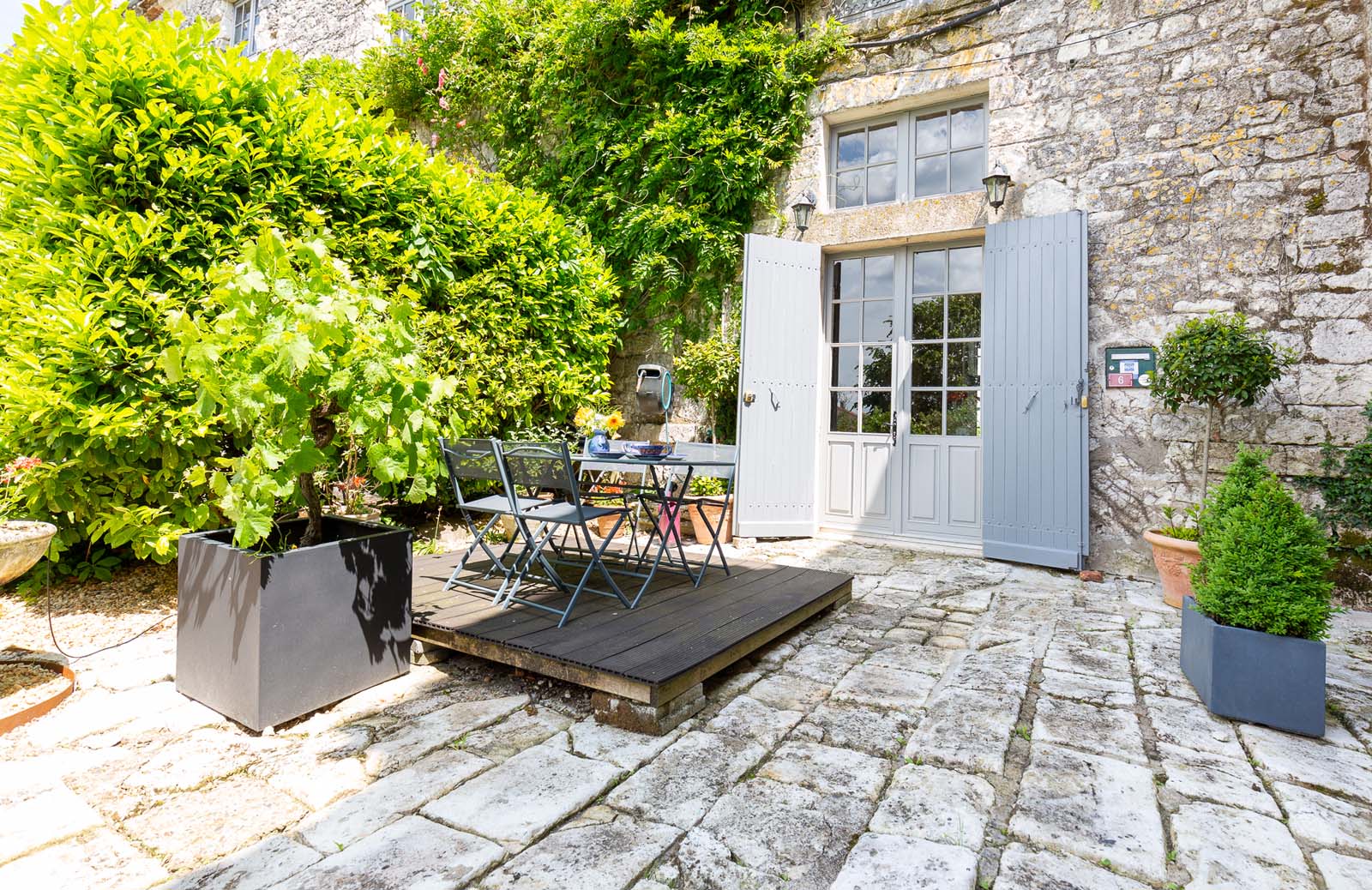 French property for sale in Saussignac, Dordogne - €1,150,000 - photo 