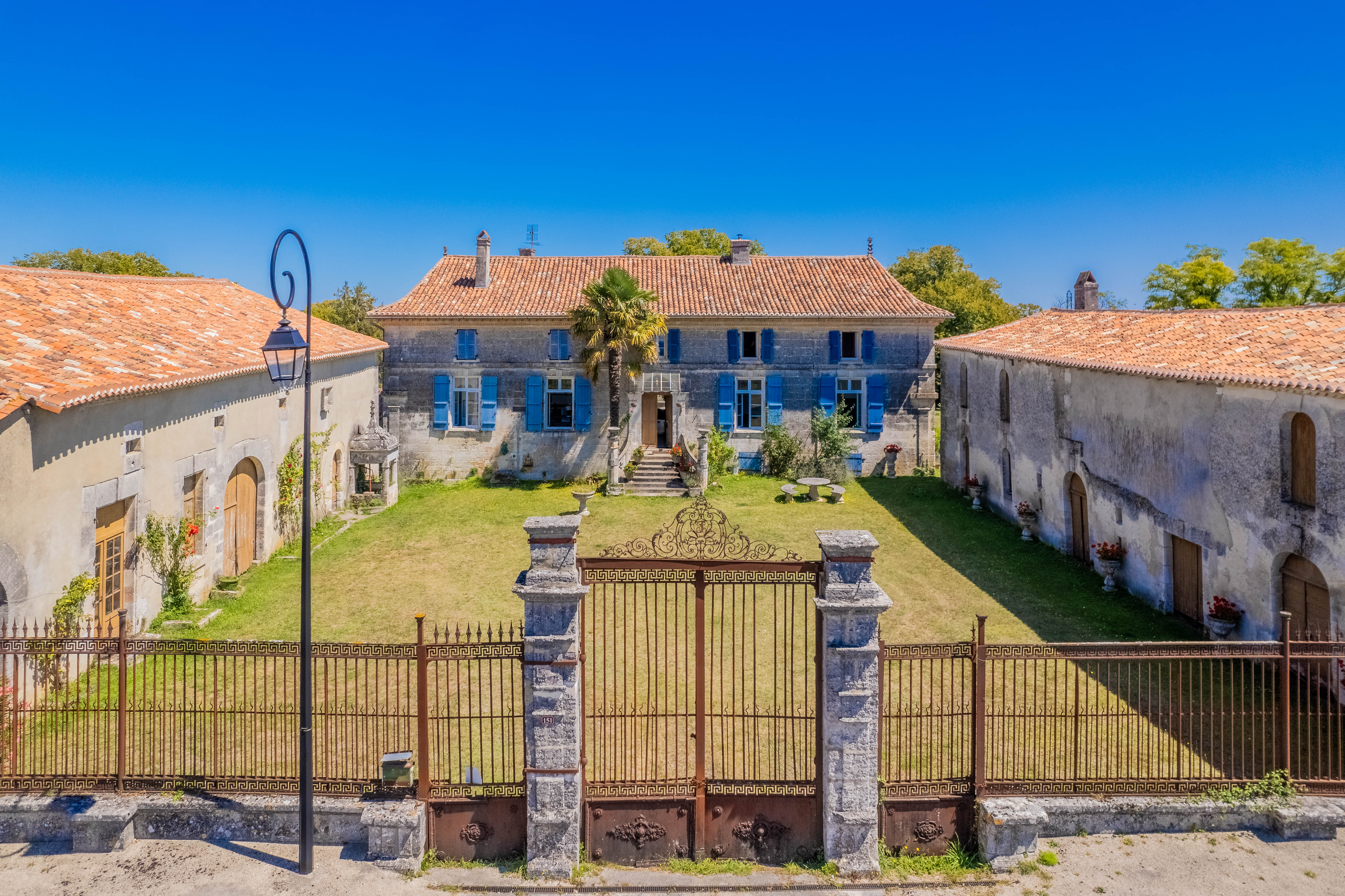 French property for sale in Bertric-Burée, Dordogne - €787,500 - photo 