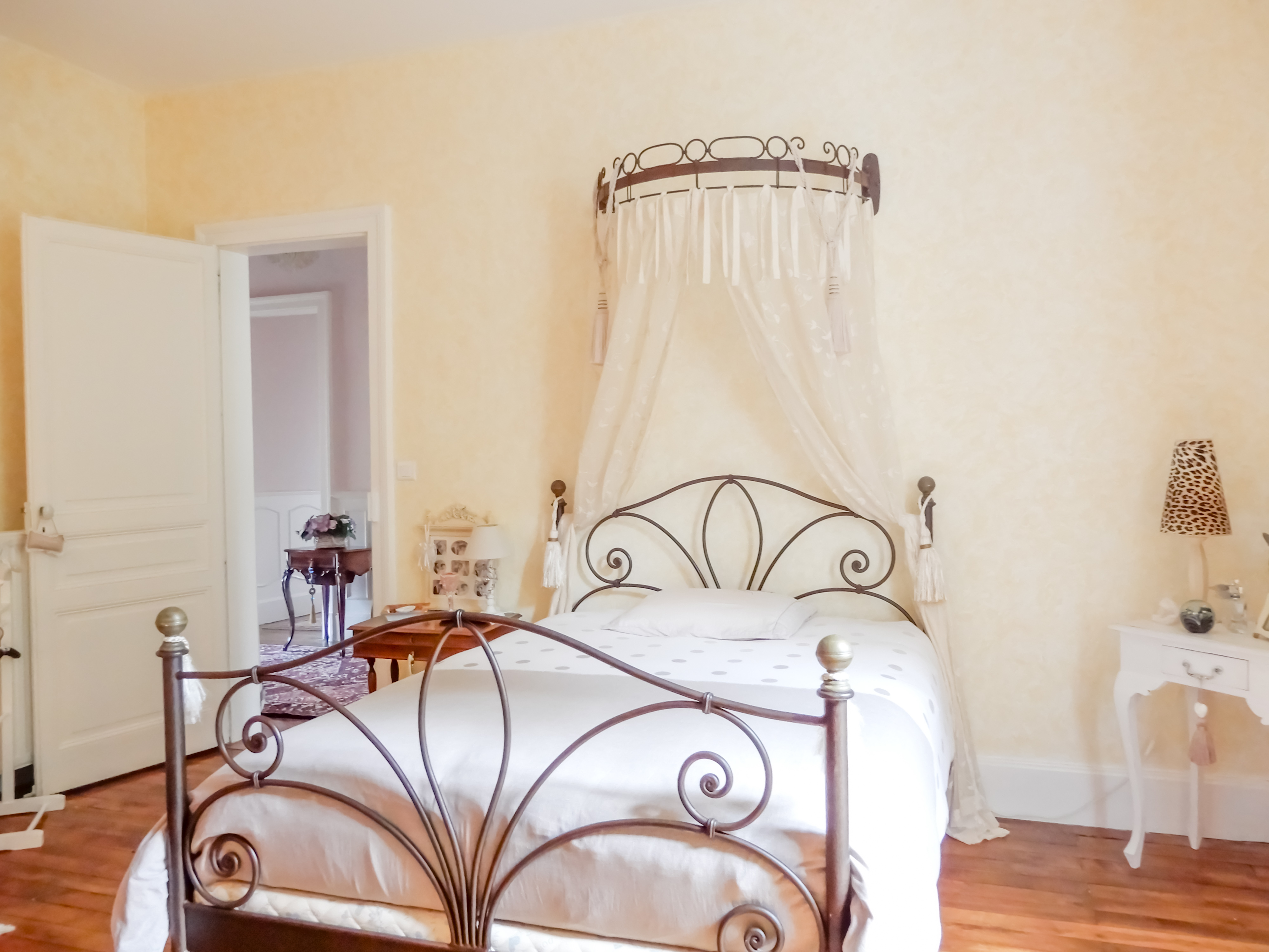 Propriété en France à vendre à Saint-Priest-Taurion, Haute-Vienne - &#8364;530 000 - photo 