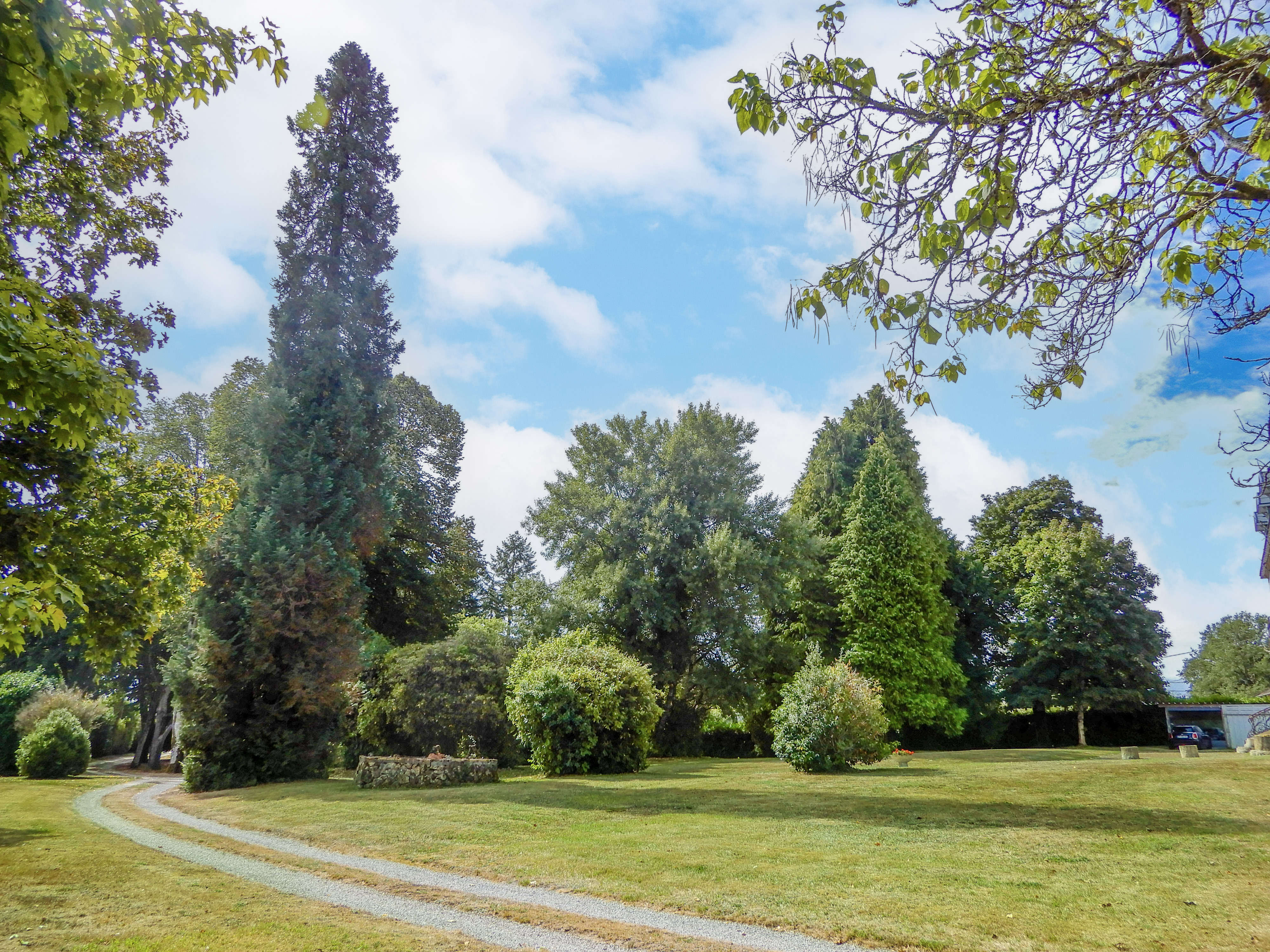 Propriété en France à vendre à Saint-Priest-Taurion, Haute-Vienne - &#8364;530 000 - photo 