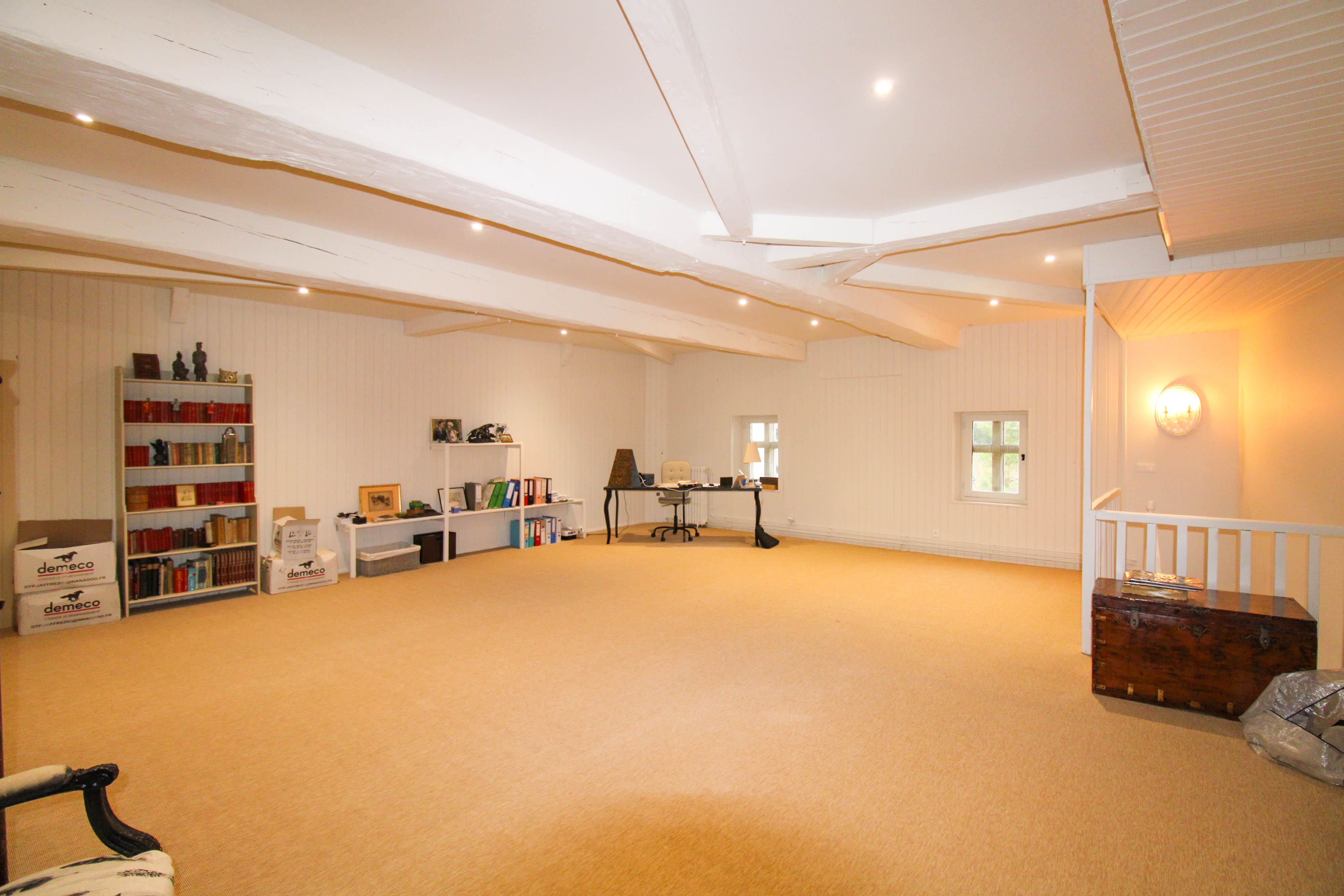 Propriété en France à vendre à Saint-Jean-d'Angély, Charente-Maritime - €598 500 - photo 