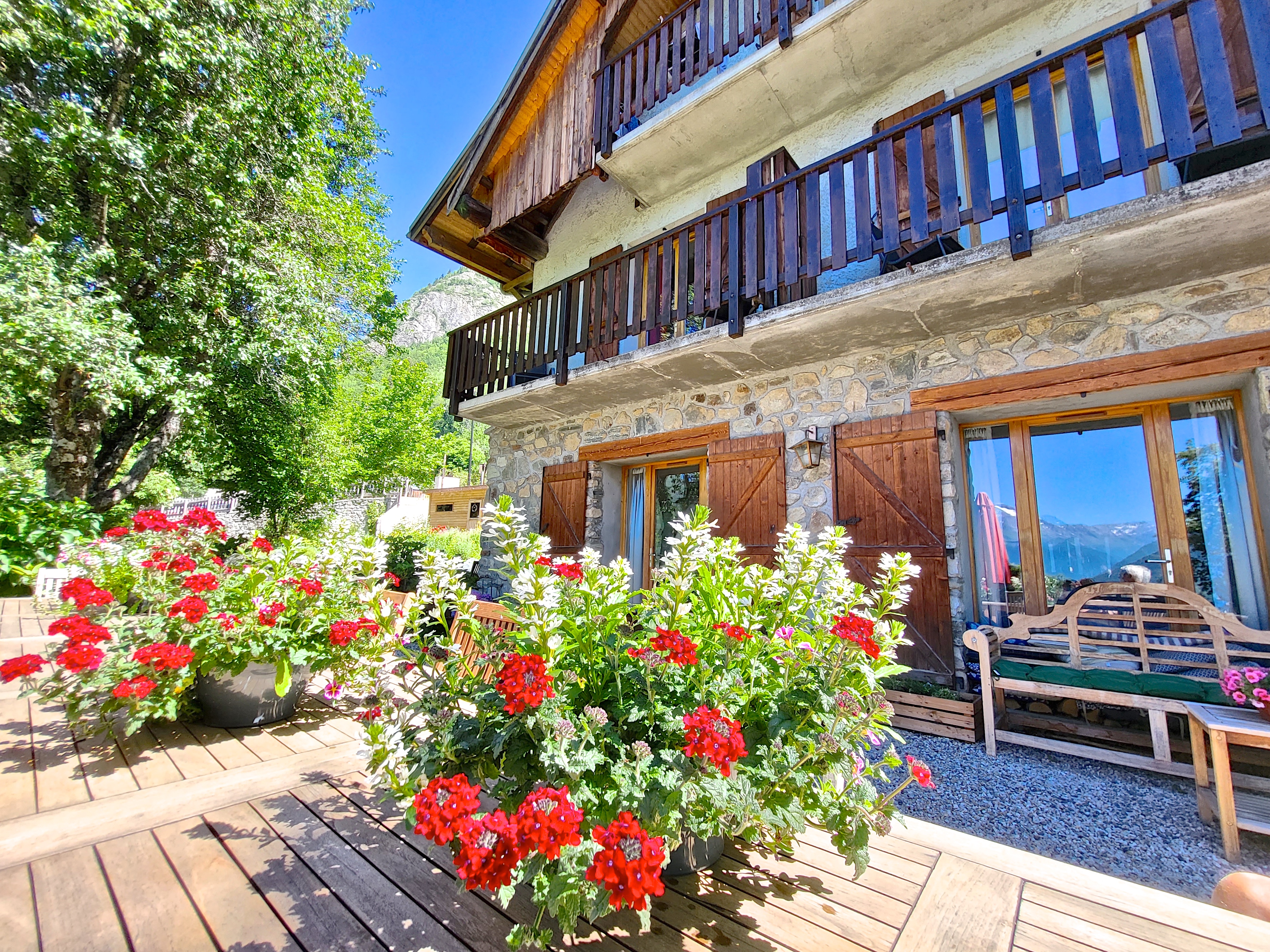 French property for sale in Vaujany, Isère - €1,980,000 - photo 