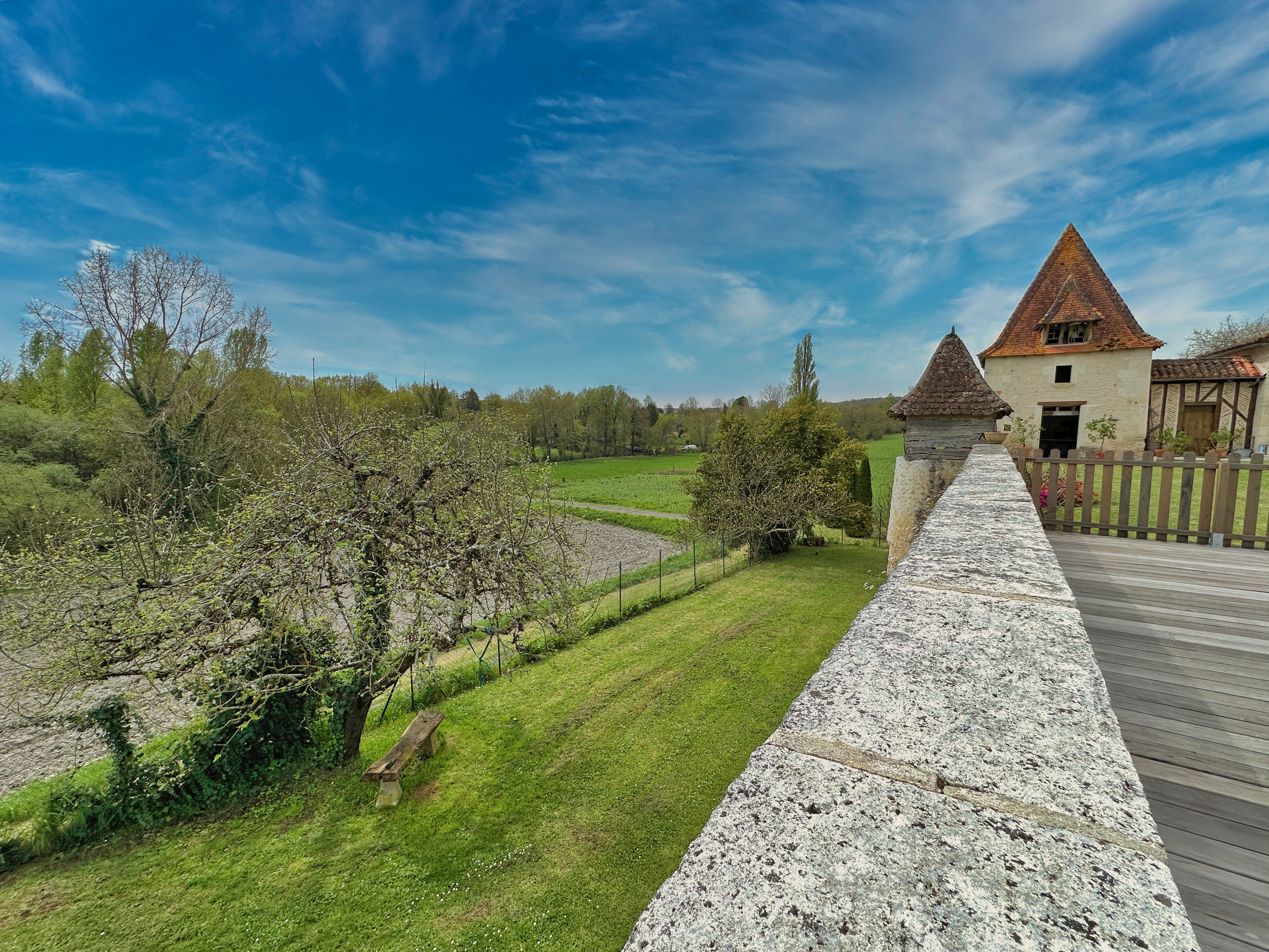French property for sale in Chalais, Charente - €900,000 - photo 