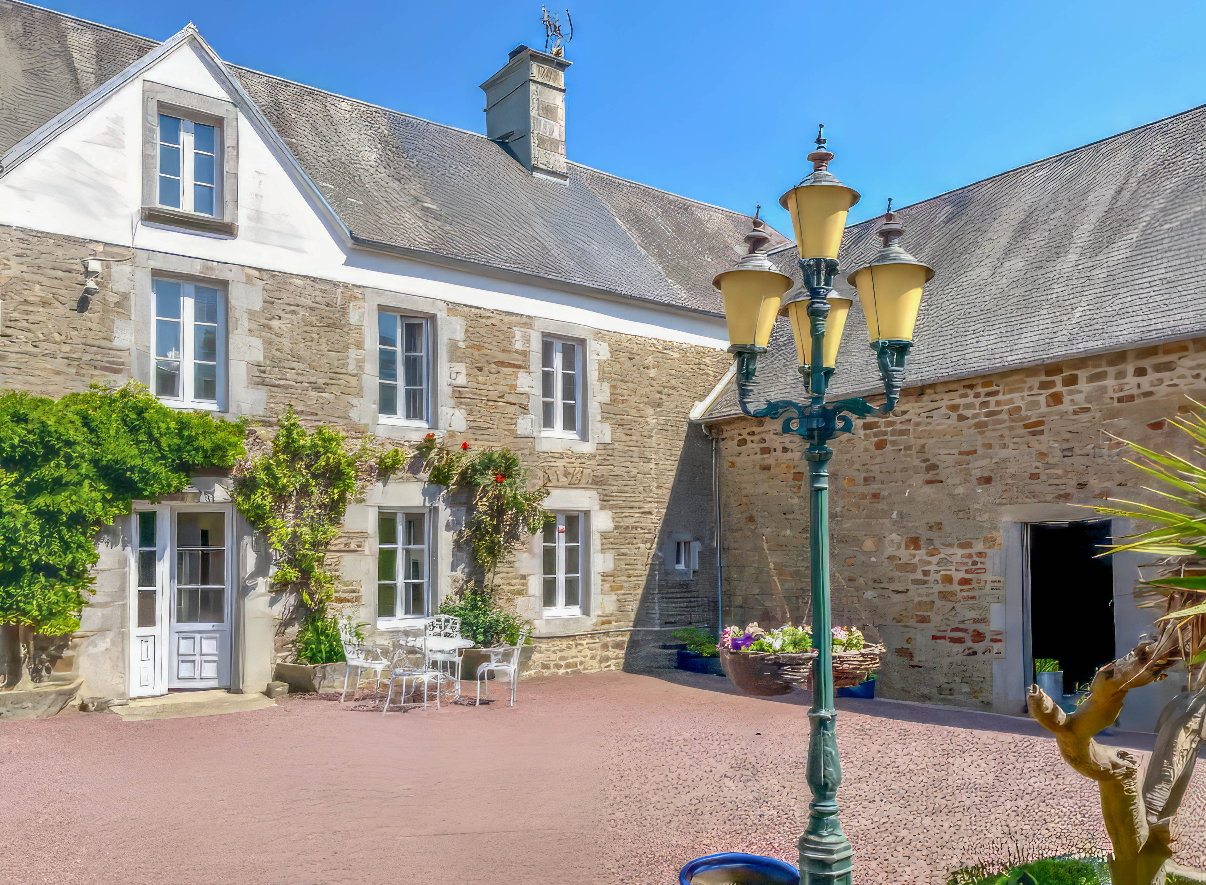 Propriété en France à vendre à Roncey, Manche - €649 900 - photo 