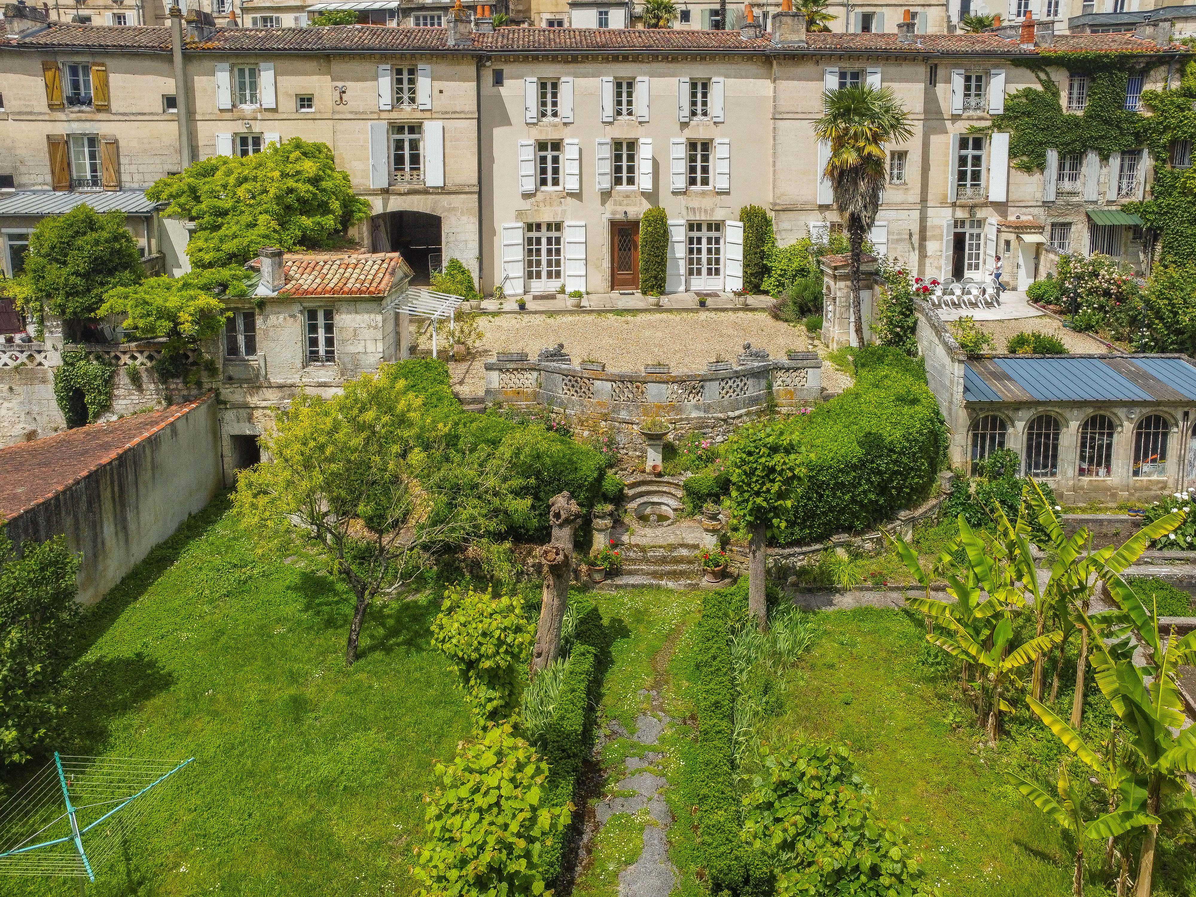 French property for sale in Angoulême, Charente - €745,500 - photo 