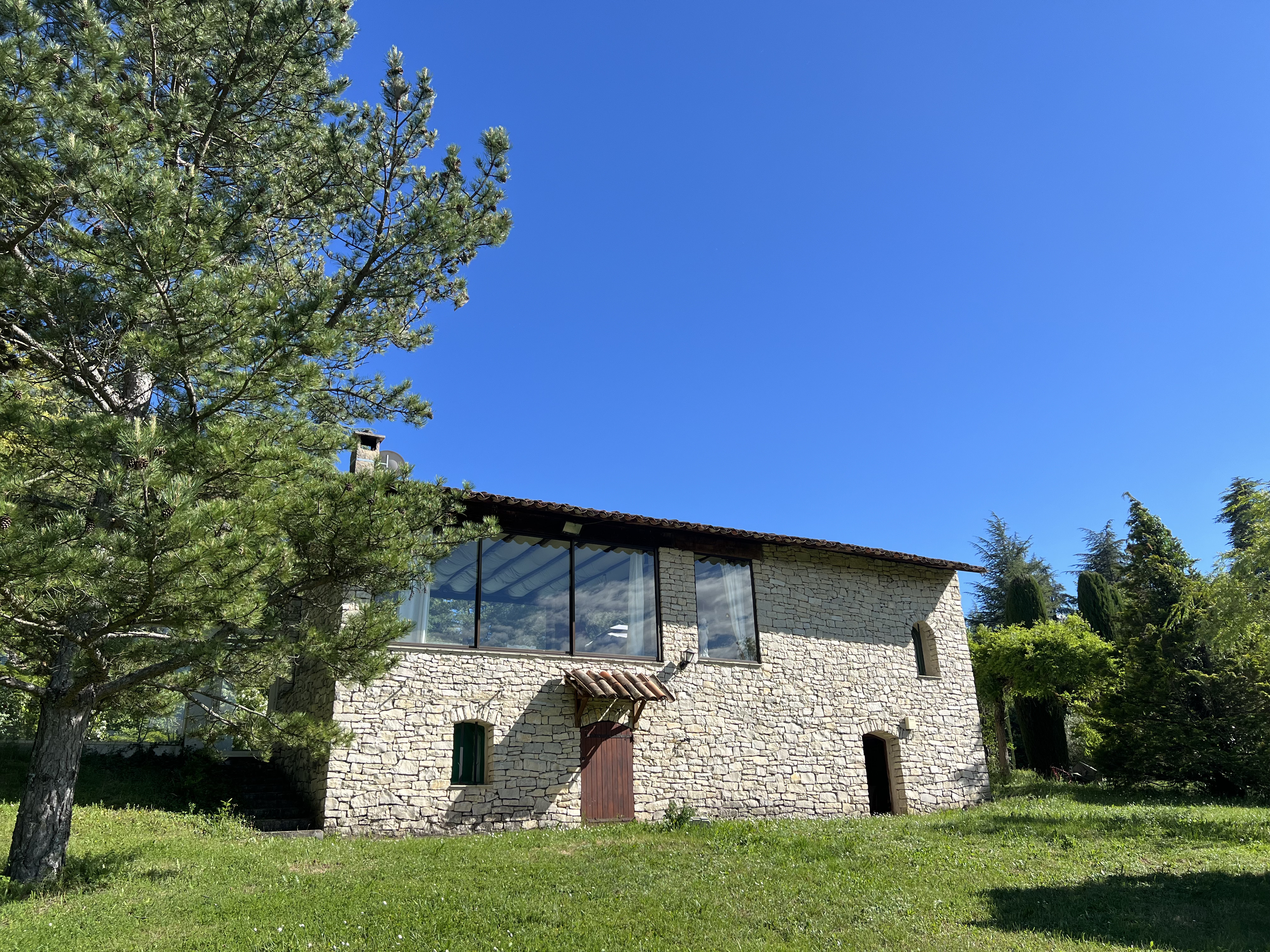 Propriété en France à vendre à Saint-Michel-l'Observatoire, Alpes-de-Haute-Provence - &#8364;990 000 - photo 