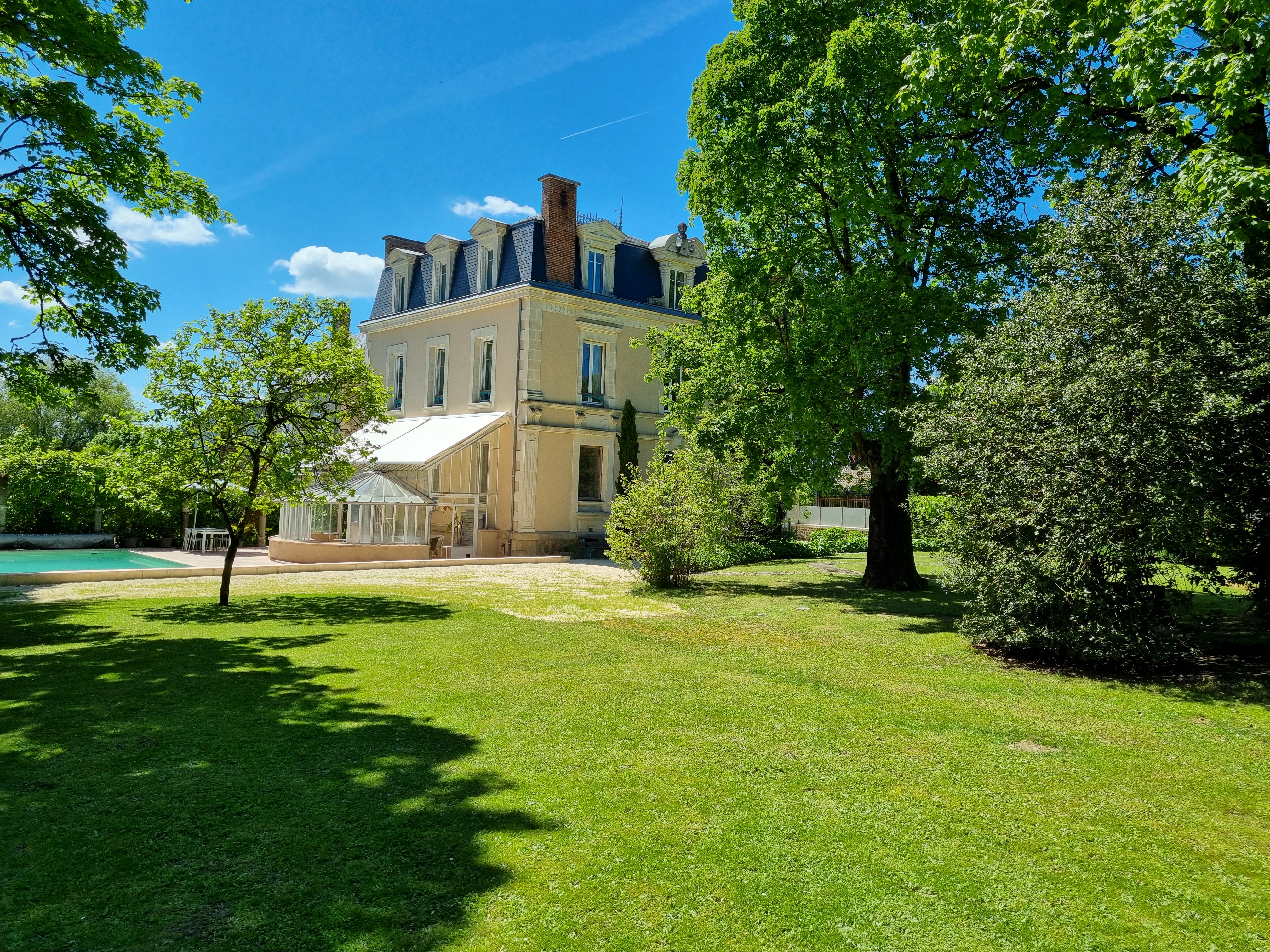 French property for sale in Saint-Junien, Haute-Vienne - €895,000 - photo 