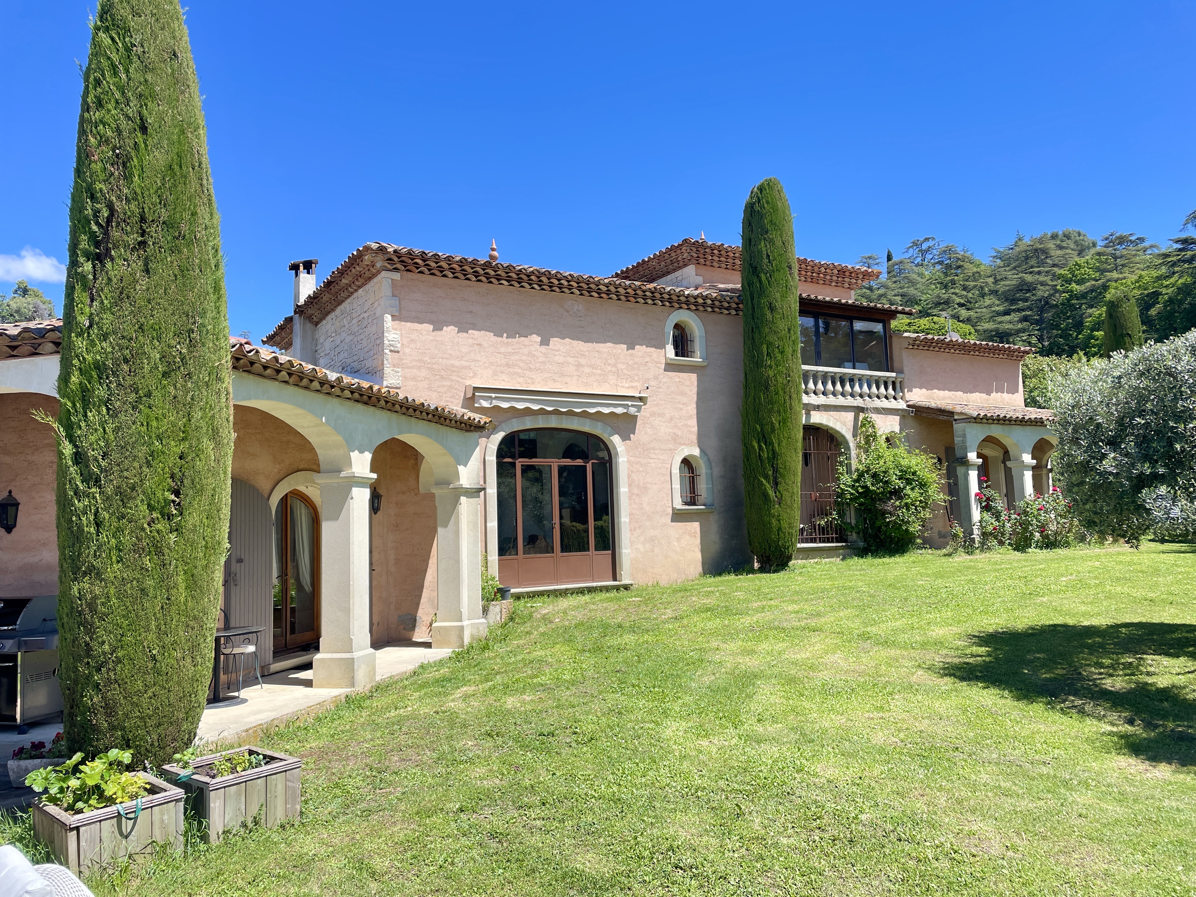 Propriété en France à vendre à Saint-Michel-l'Observatoire, Alpes-de-Haute-Provence - &#8364;990 000 - photo 