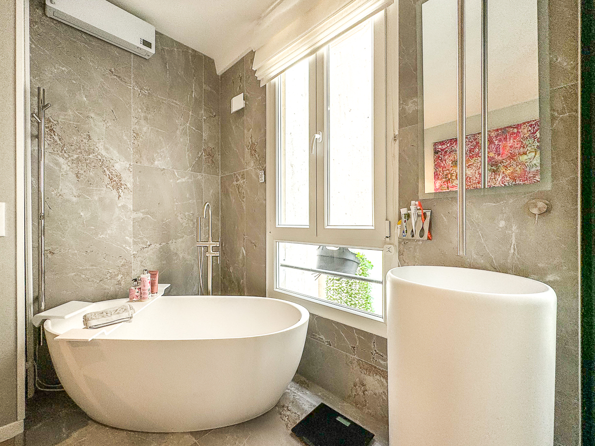 French property for sale in Paris 4e Arrondissement, Paris - €1,380,000 - photo 