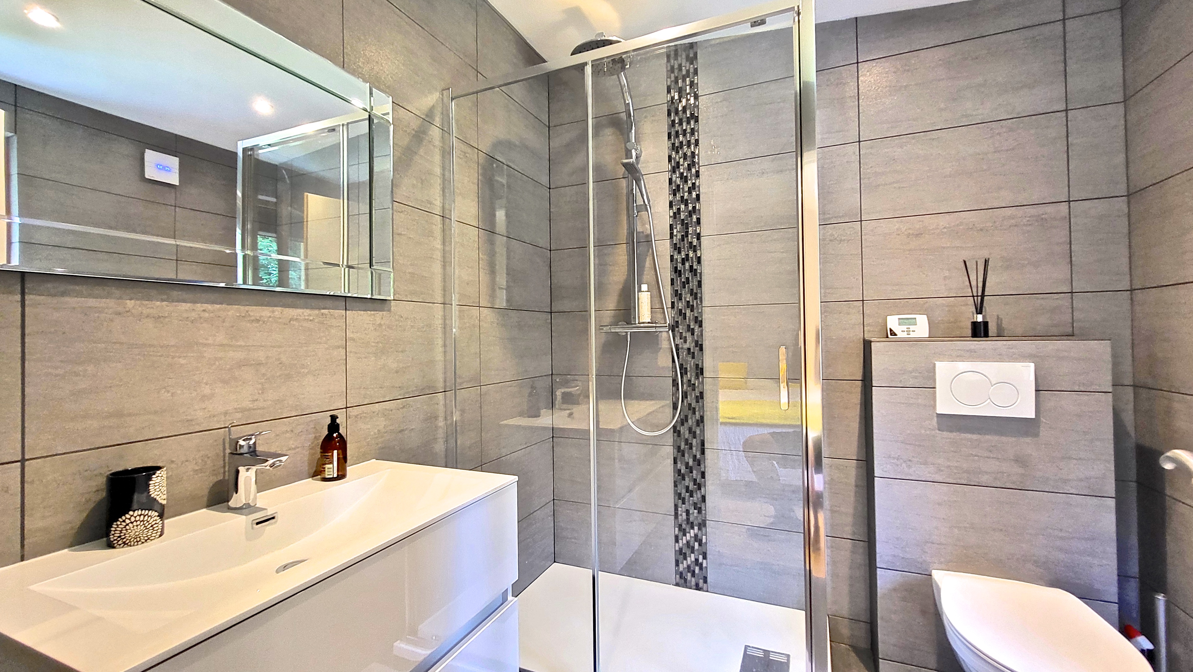 Propriété en France à vendre à Le Bourg-d'Oisans, Isère - €699 000 - photo 