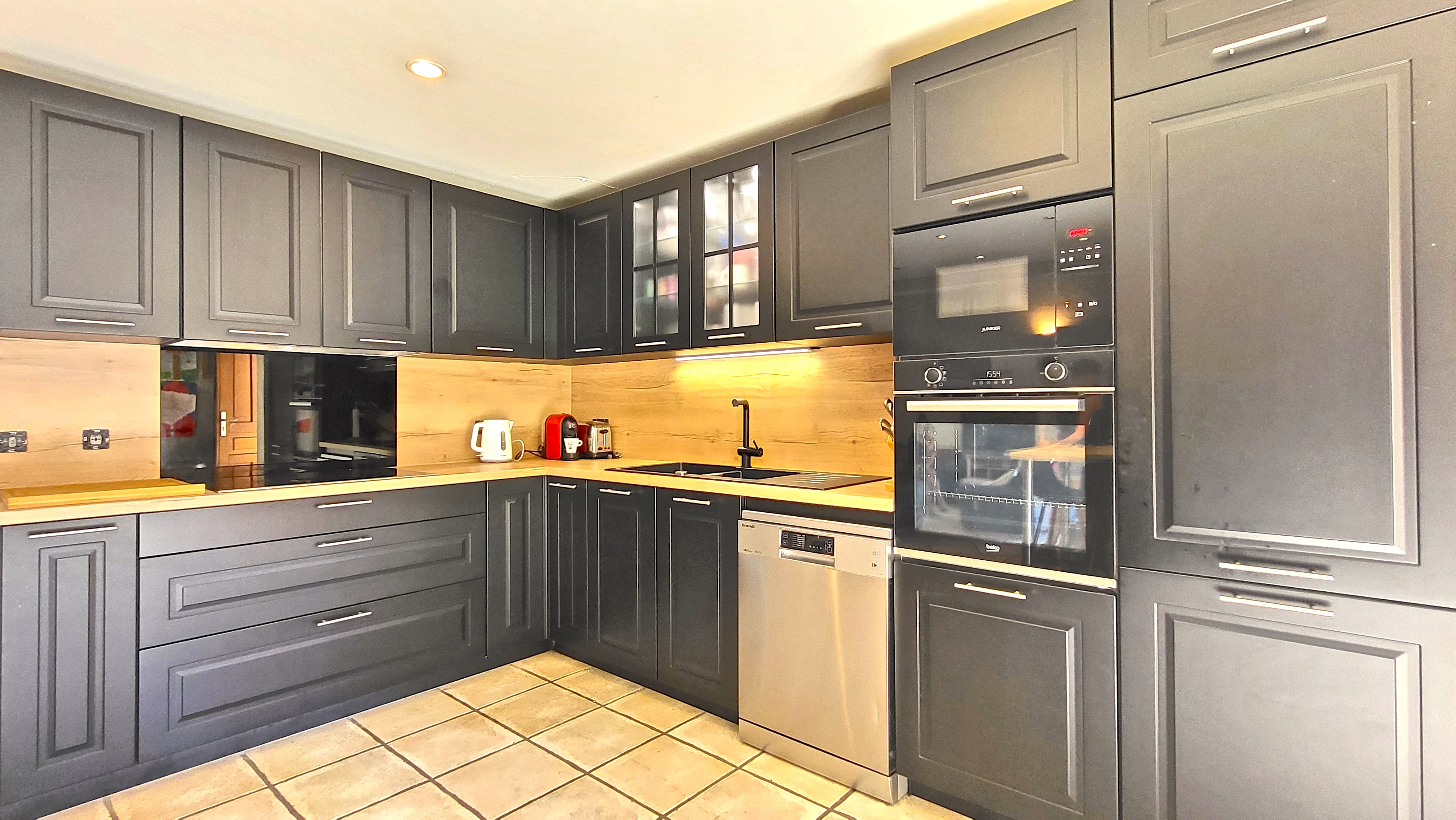 Propriété en France à vendre à Les Deux Alpes, Isère - €699 000 - photo 