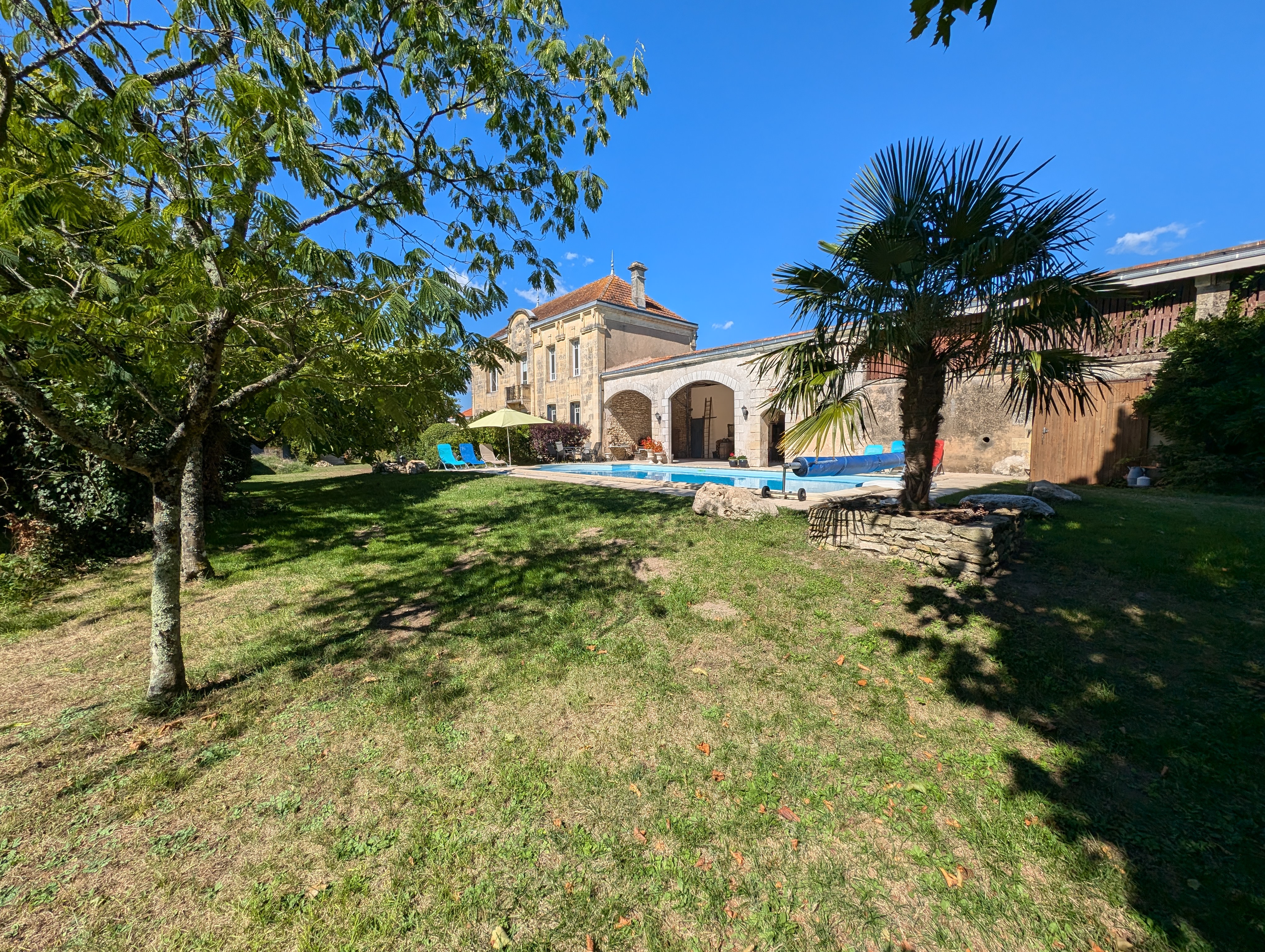 Propriété en France à vendre à Reignac, Gironde - &#8364;635 000 - photo 