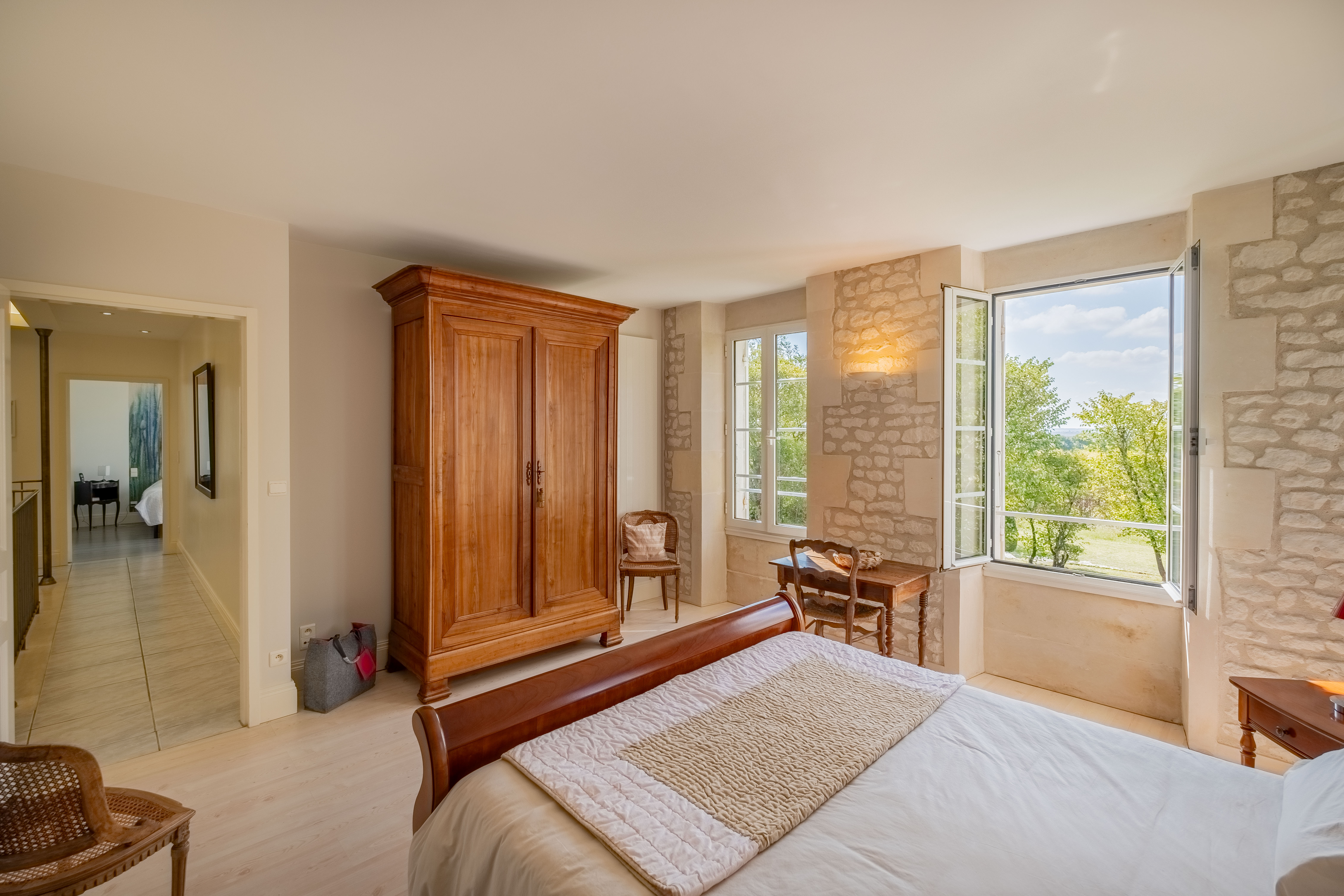Propriété en France à vendre à Montils, Charente-Maritime - &#8364;708 759 - photo 