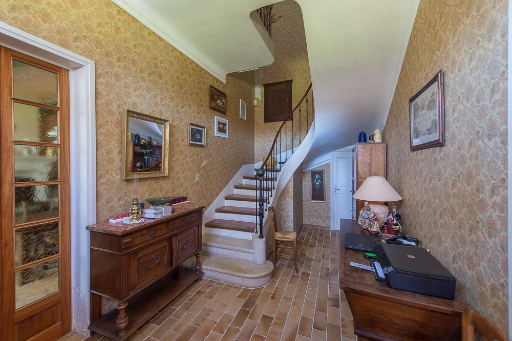 French property for sale in Apt, Vaucluse - €3,480,000 - photo 