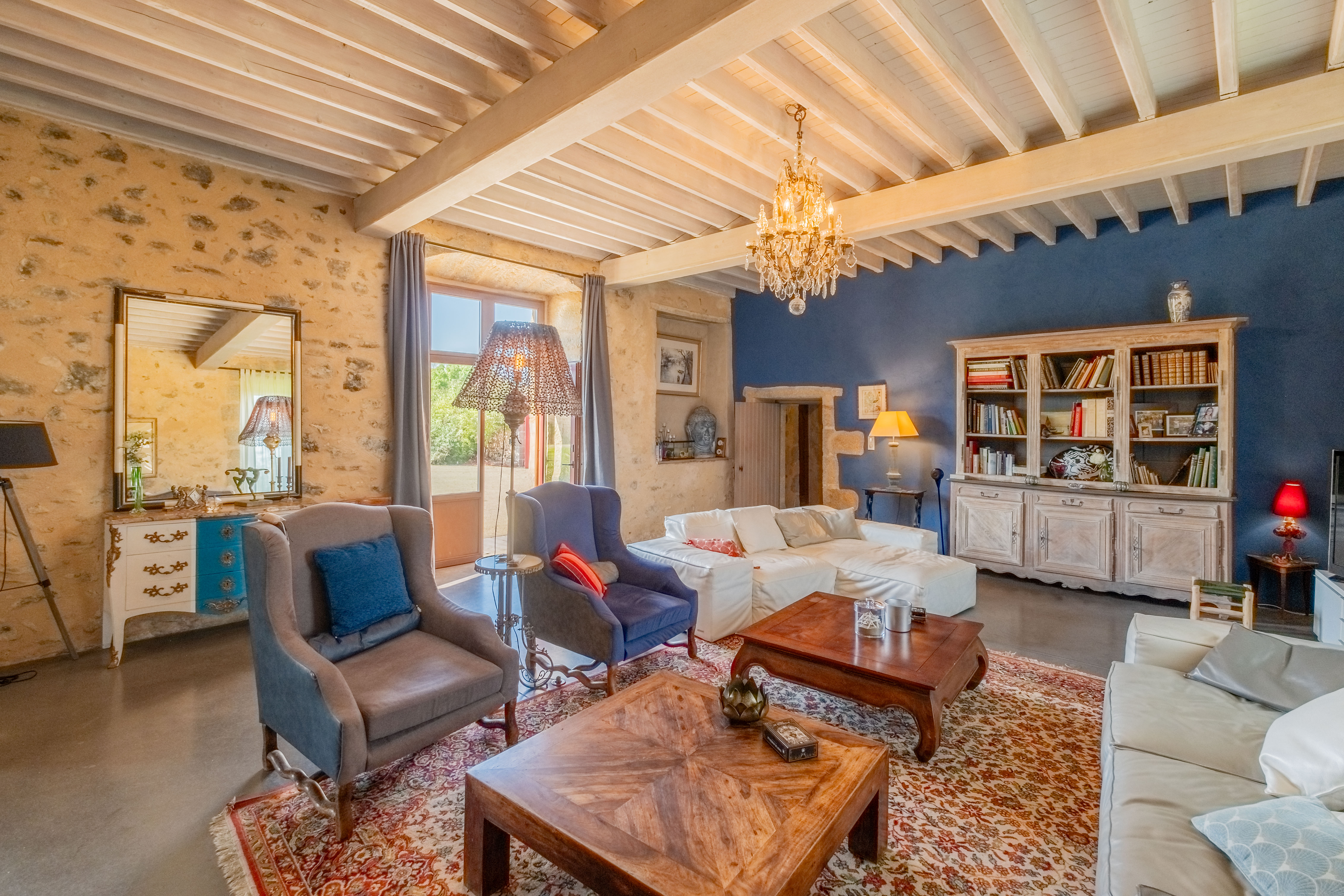 Propriété en France à vendre à Coulonges-Thouarsais, Deux-Sèvres - €1 490 000 - photo 