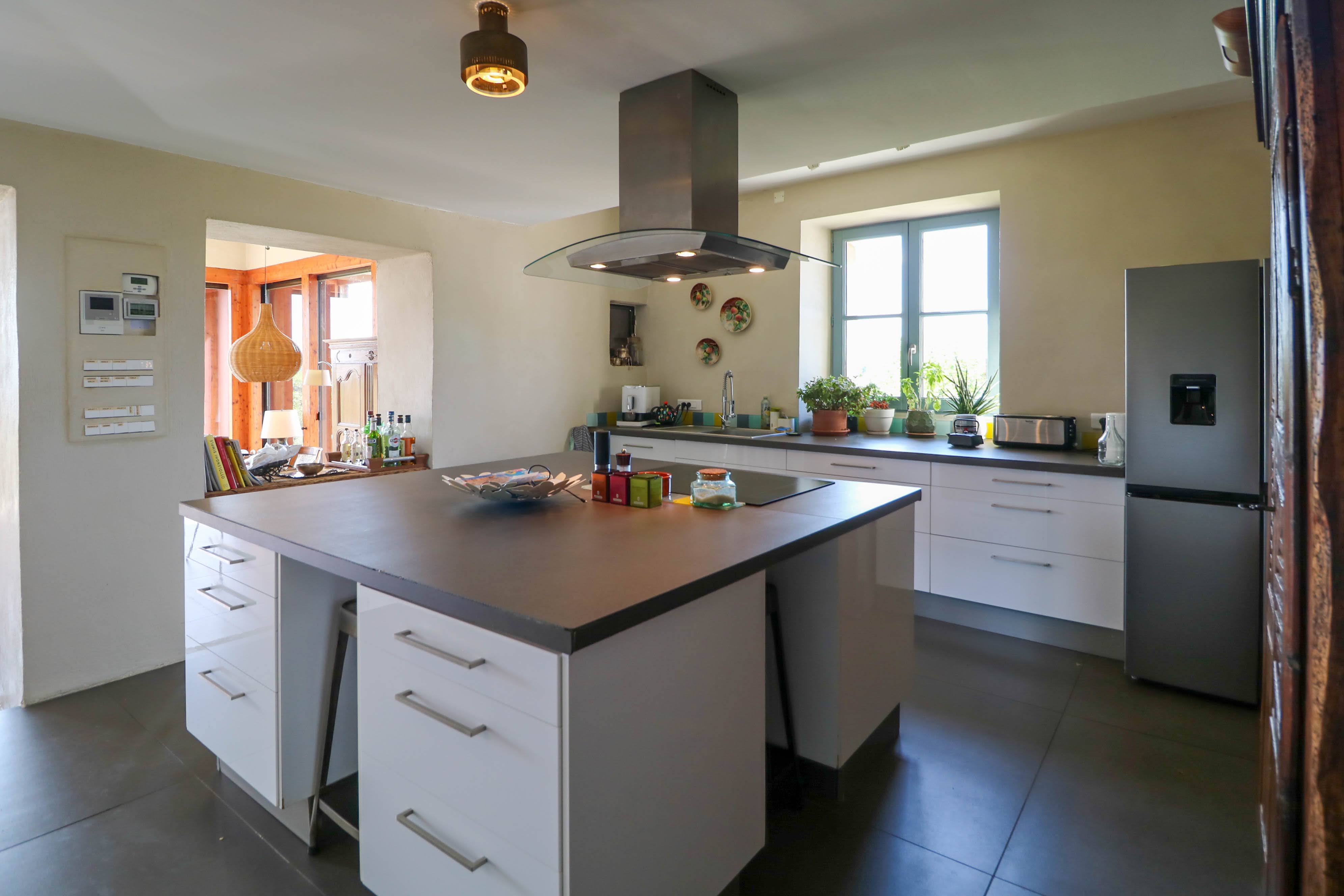 French property for sale in Rousson, Gard - €699,000 - photo 