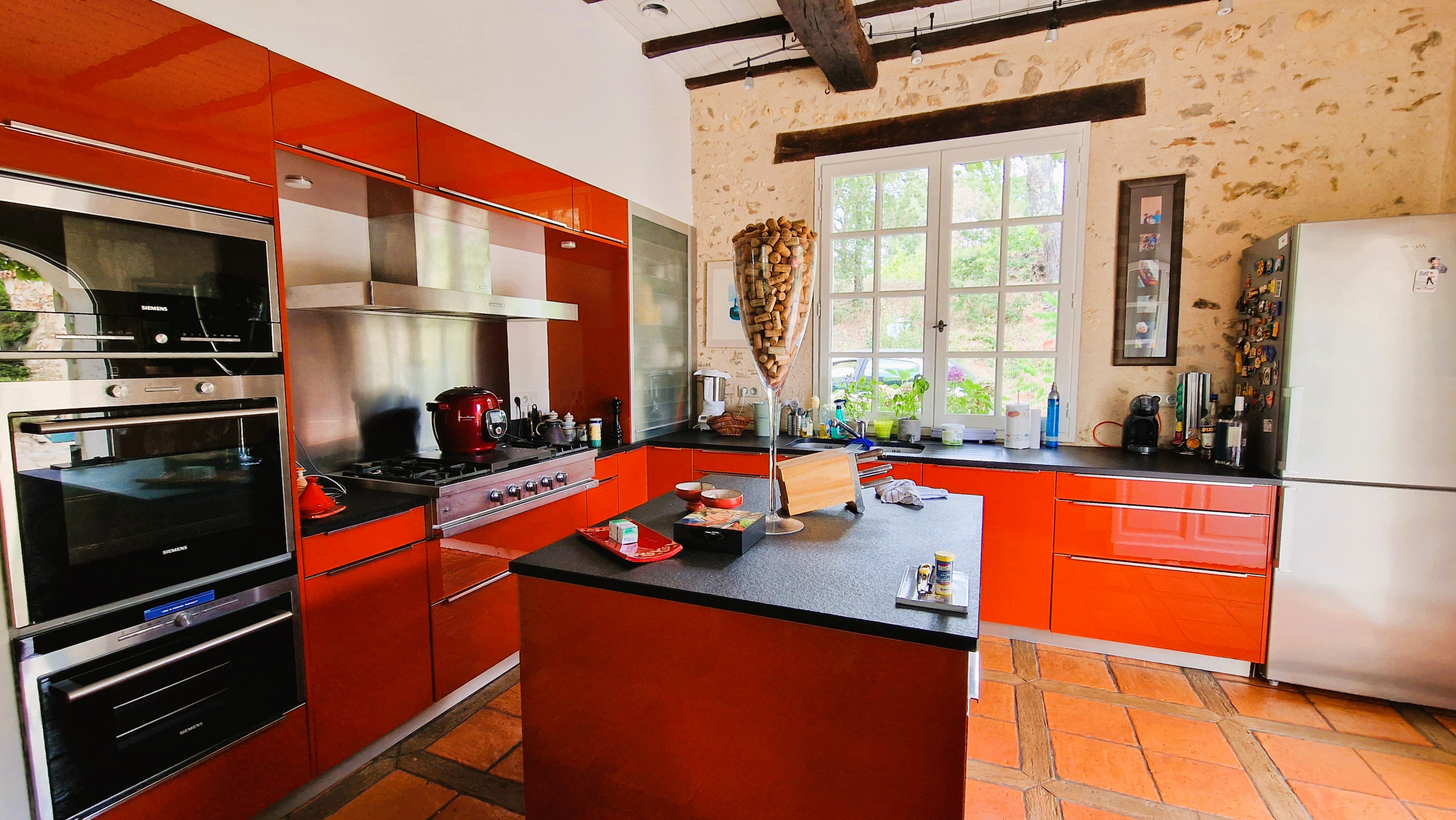 Propriété en France à vendre à Église-Neuve-d'Issac, Dordogne - €950 000 - photo 