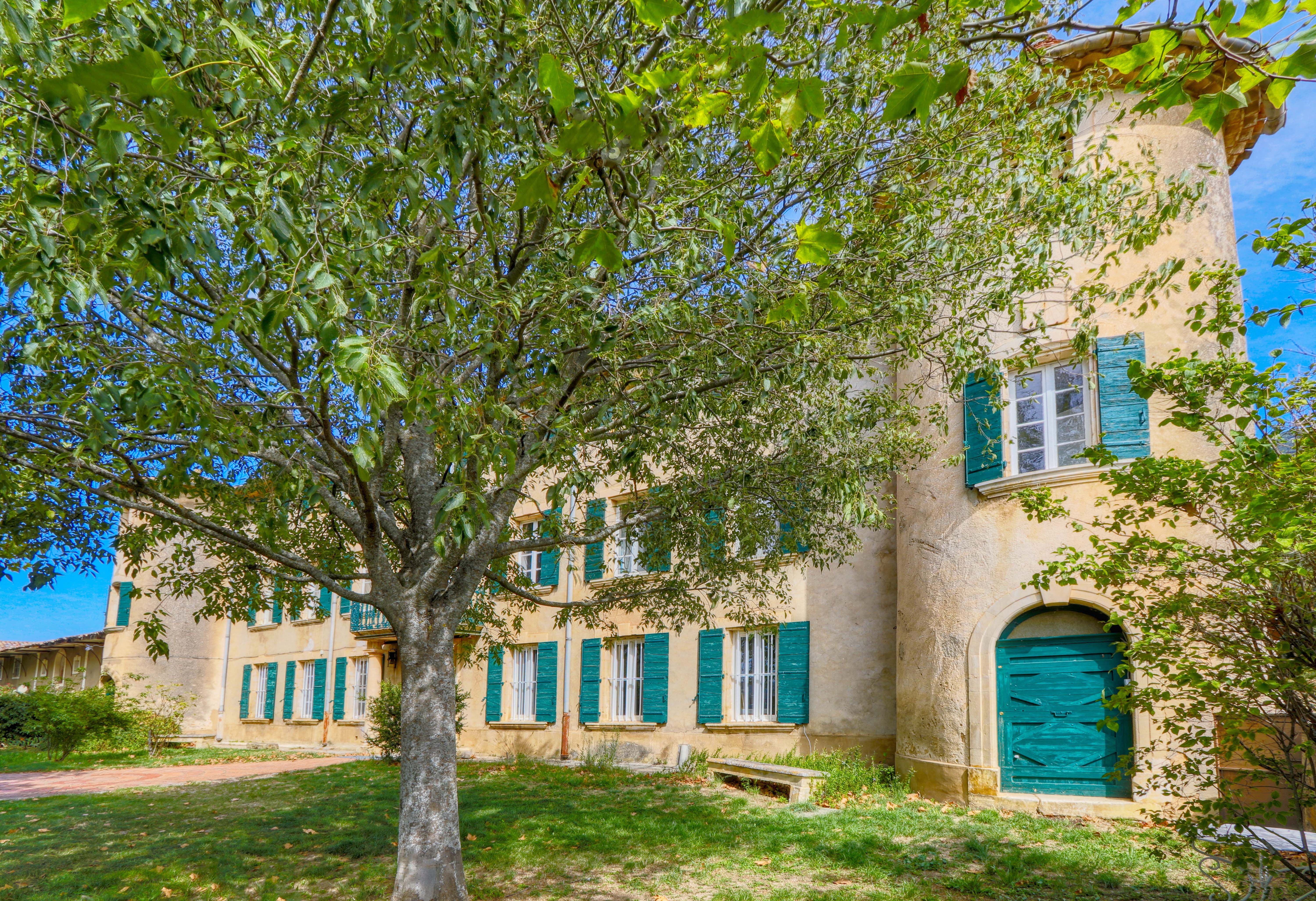 Propriété en France à vendre à Rustrel, Vaucluse - €2 635 000 - photo 