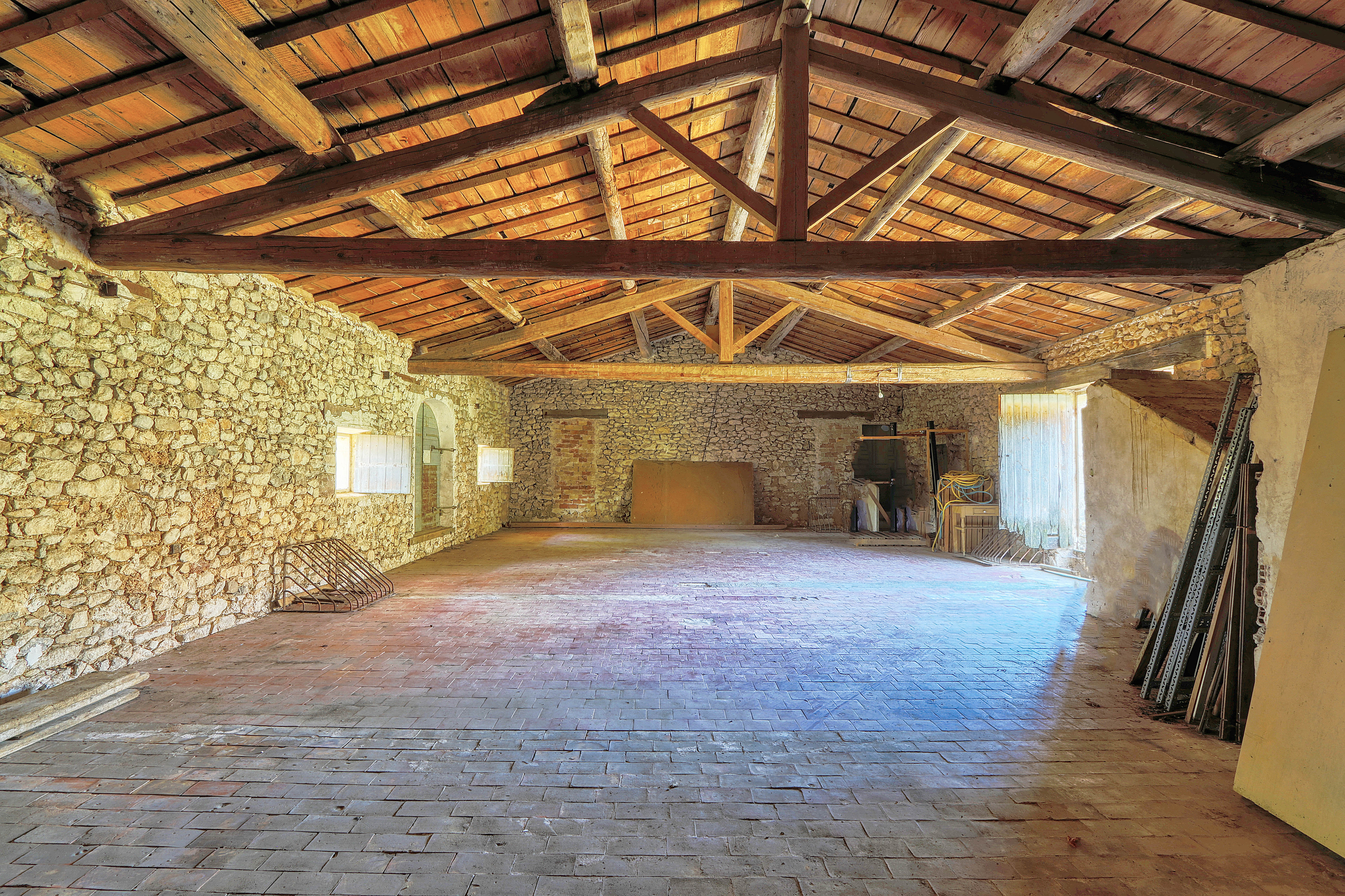 French property for sale in Rustrel, Vaucluse - €2,635,000 - photo 