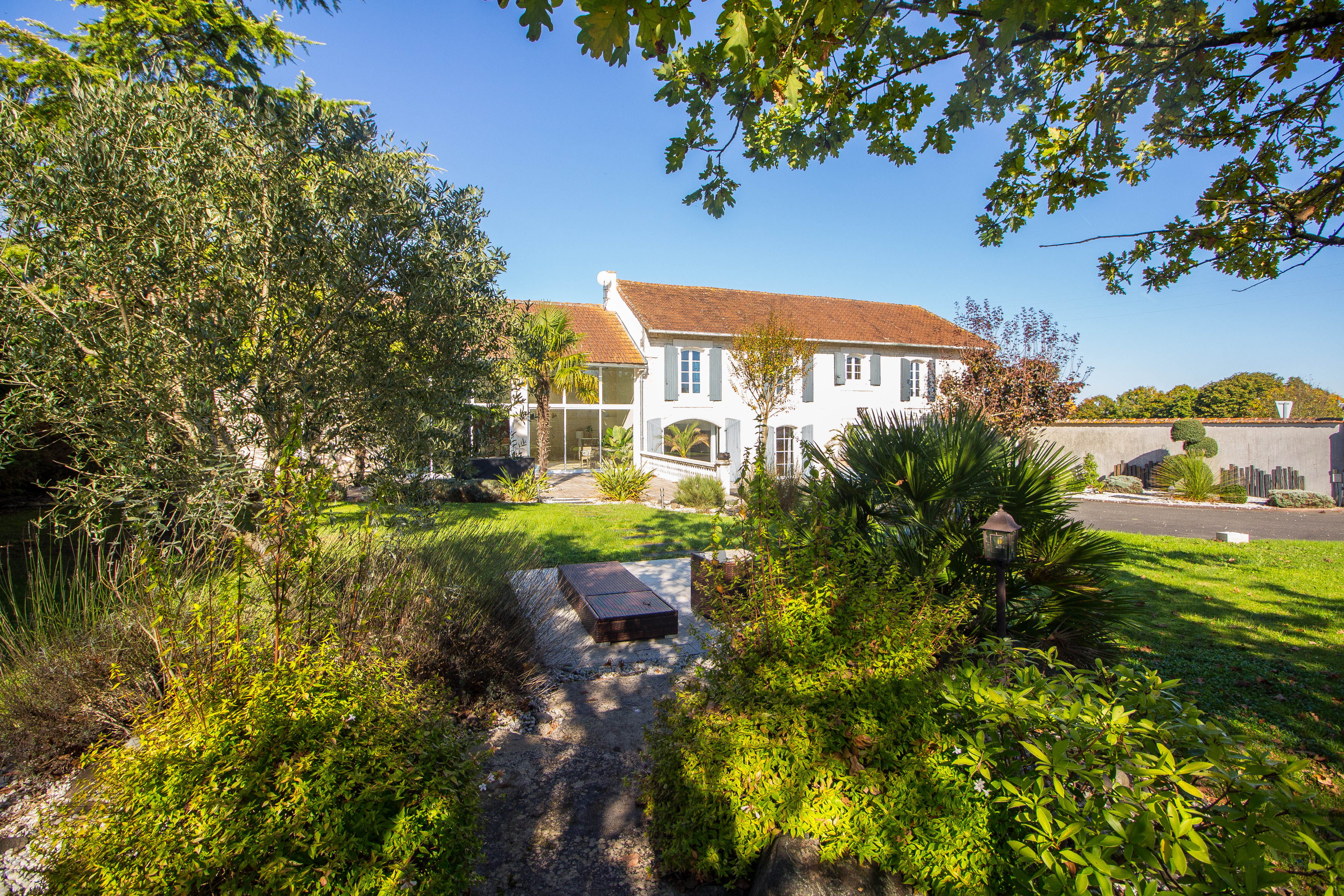 Propriété en France à vendre à Rouillac, Charente - &#8364;649 950 - photo 