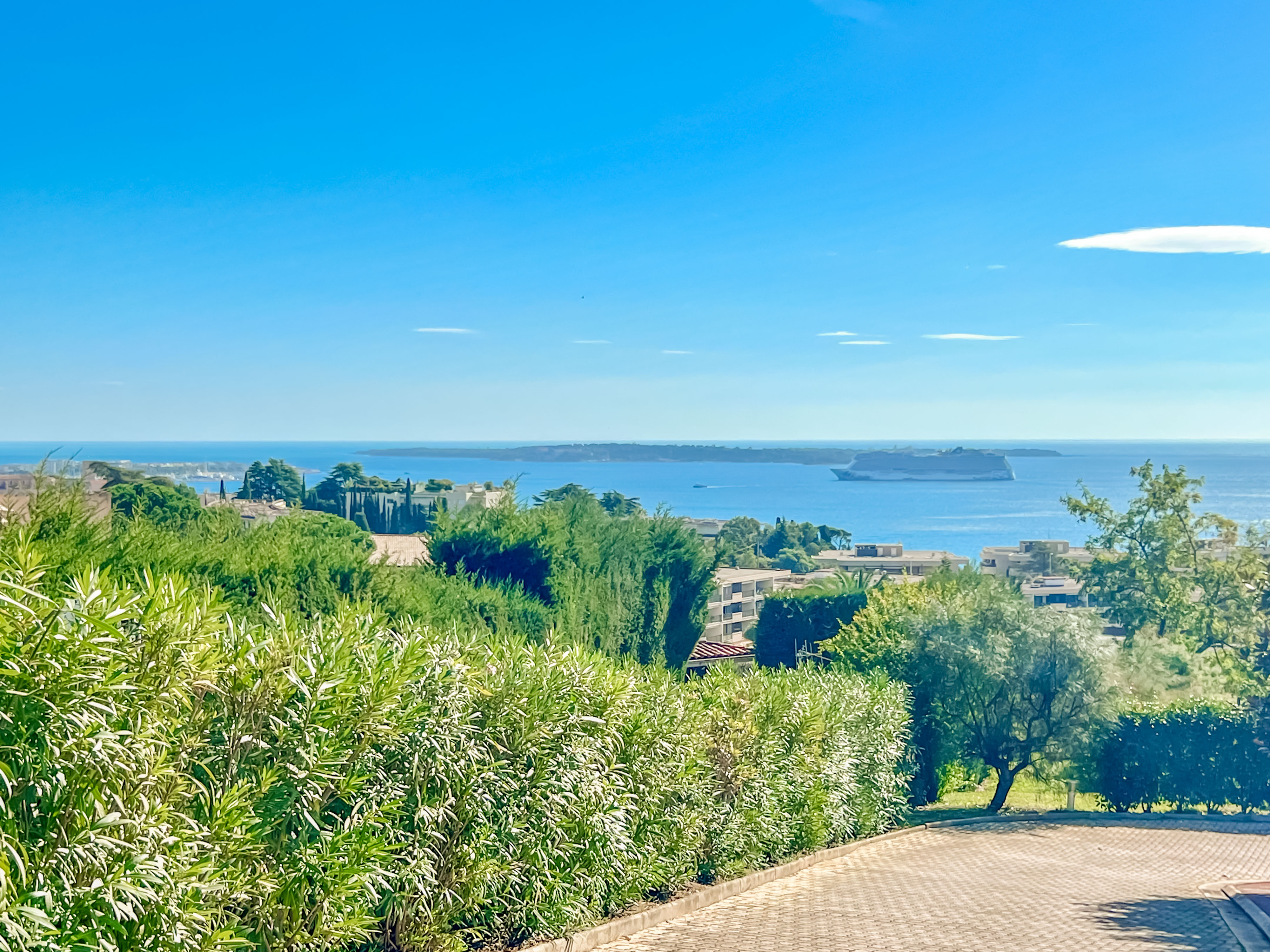 French property for sale in Cannes, Alpes-Maritimes - €1,160,000 - photo 