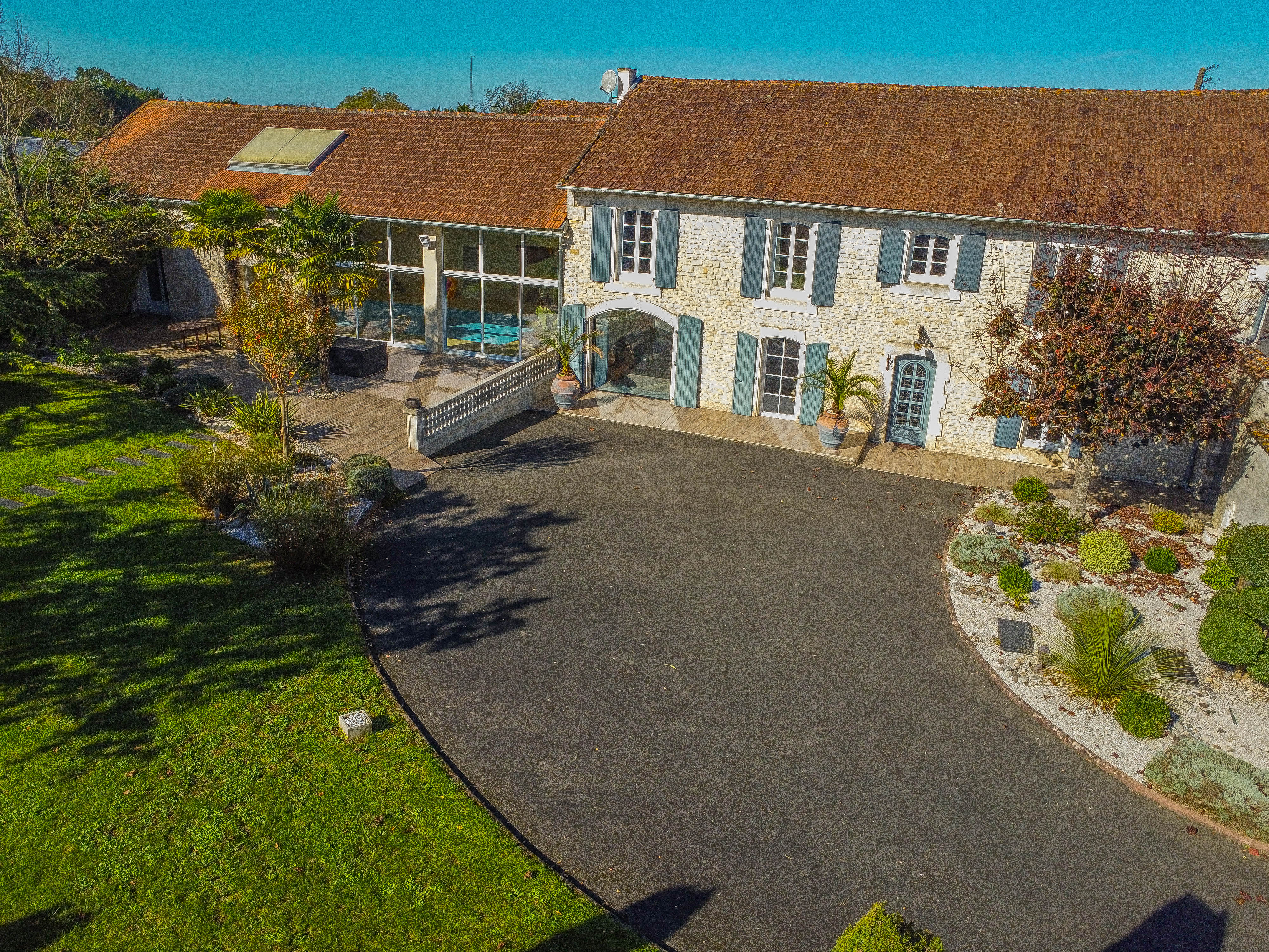 Propriété en France à vendre à Rouillac, Charente - &#8364;649 950 - photo 