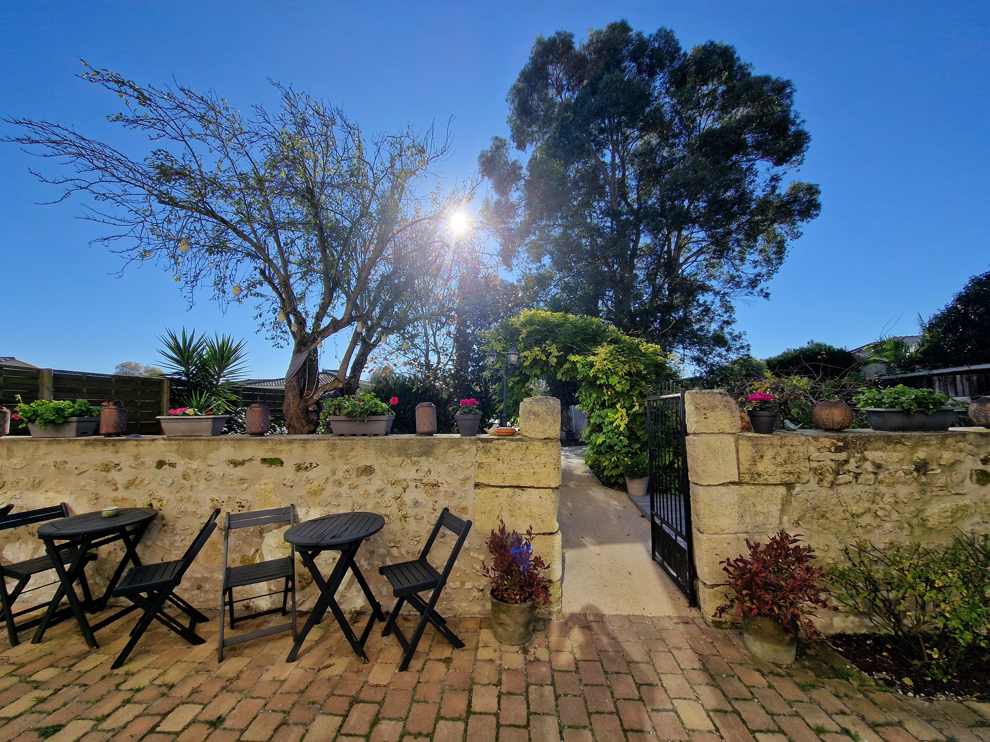 French property for sale in Pauillac, Gironde - €880,000 - photo 