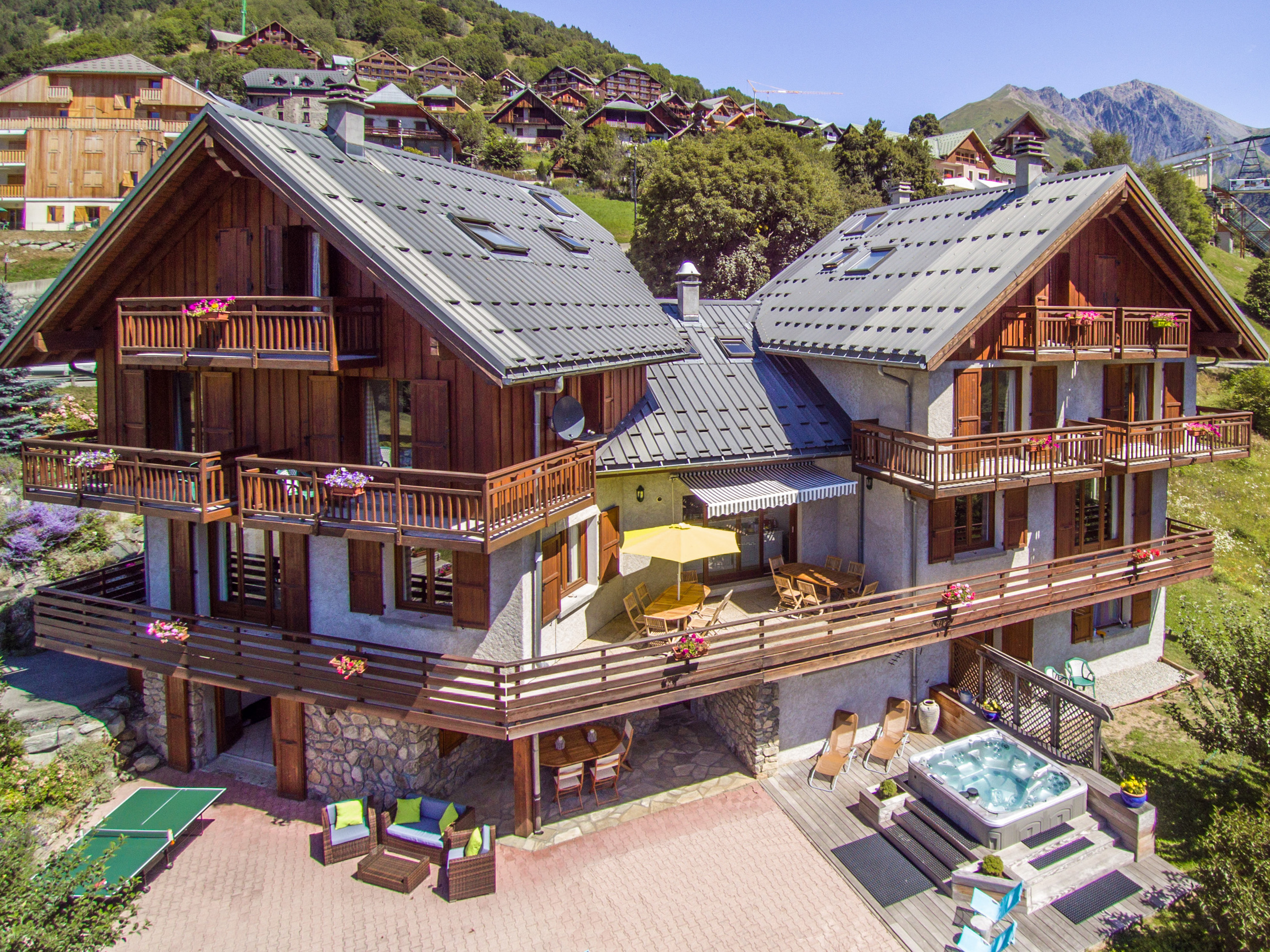 French property for sale in Vaujany, Isère - €630,000 - photo 
