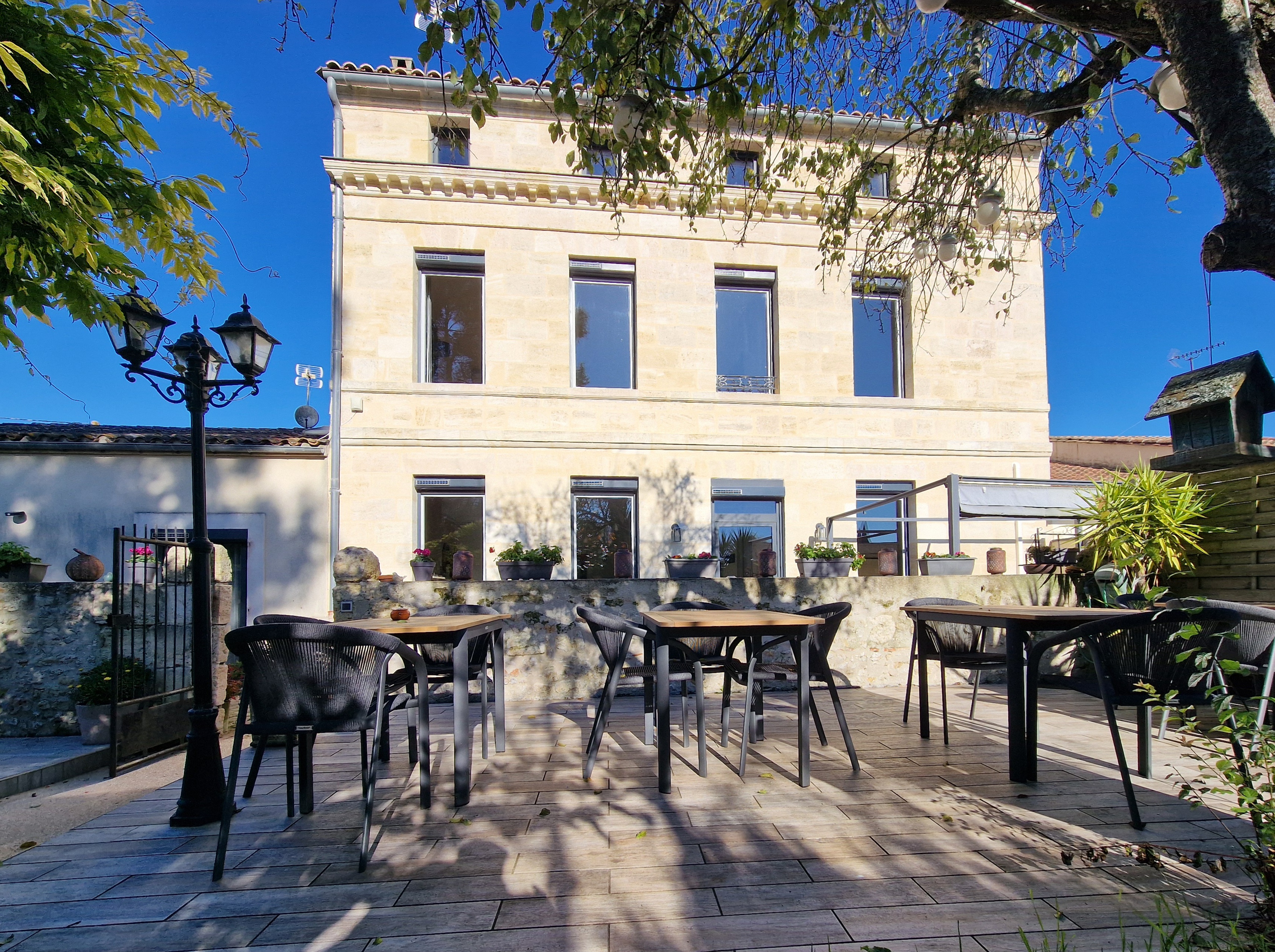 French property for sale in Pauillac, Gironde - €880,000 - photo 