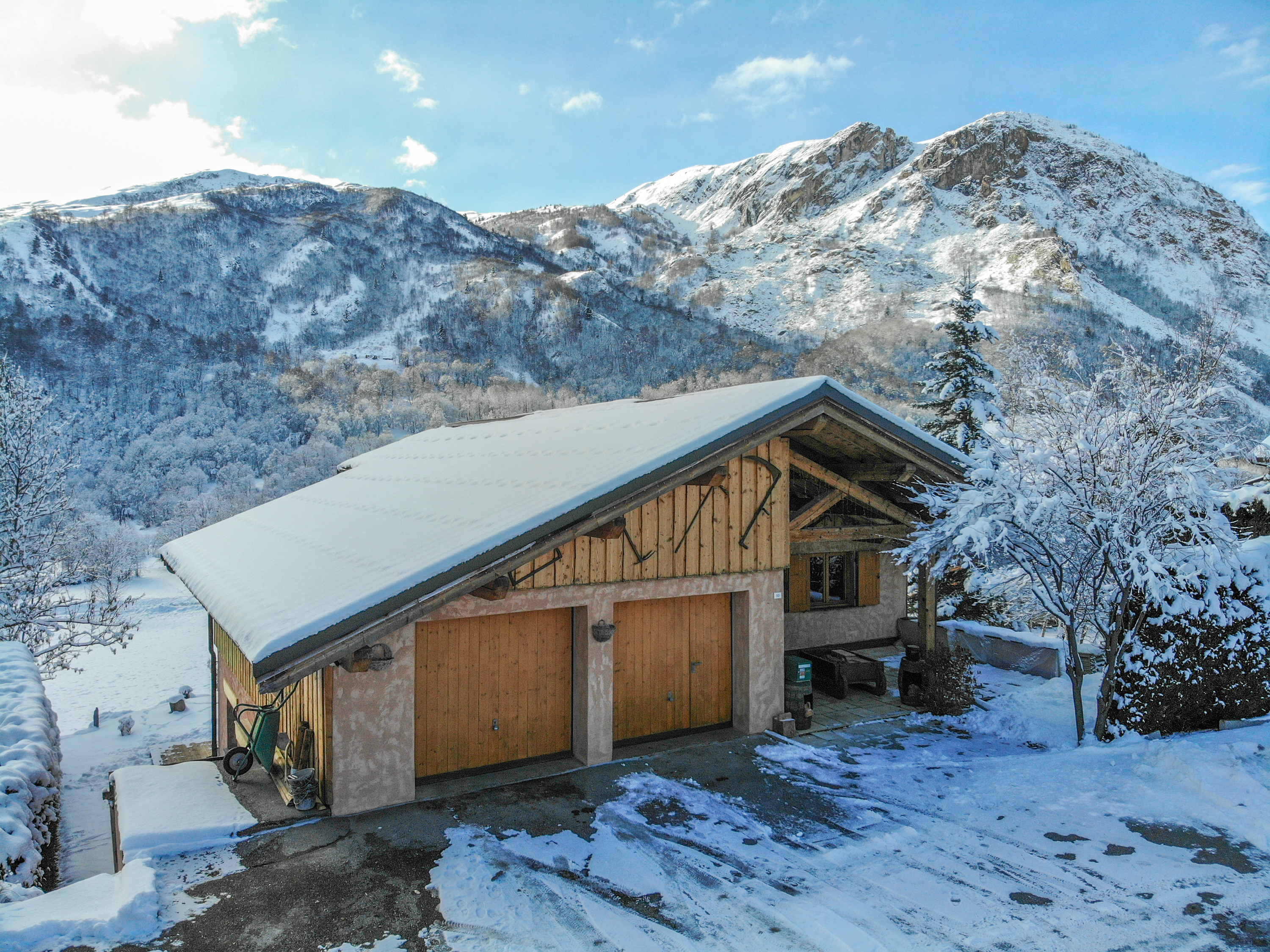 French property for sale in Saint-Martin-de-Belleville, Savoie - €1,795,000 - photo 