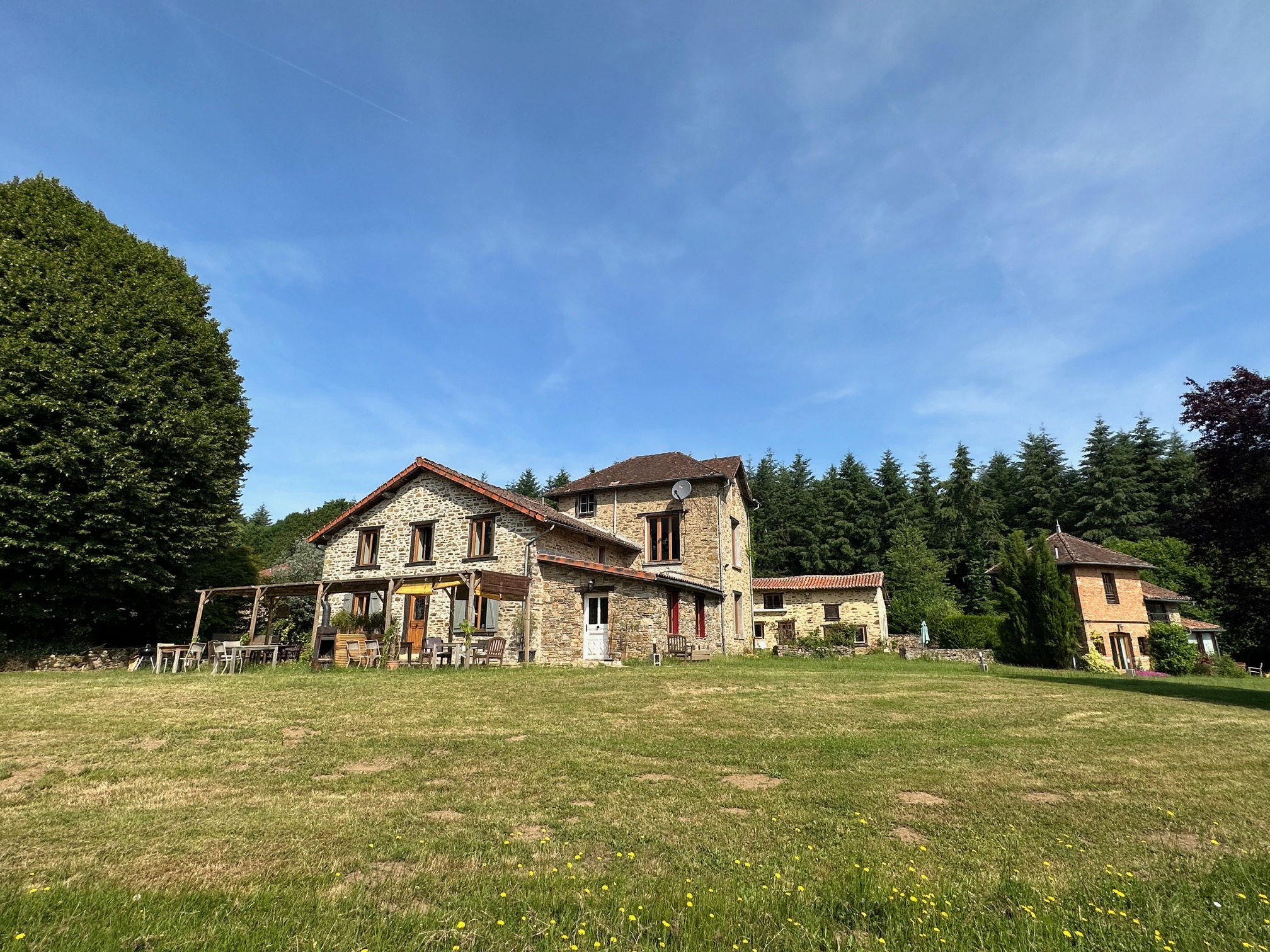French property for sale in Châlus, Haute-Vienne - €849,000 - photo 