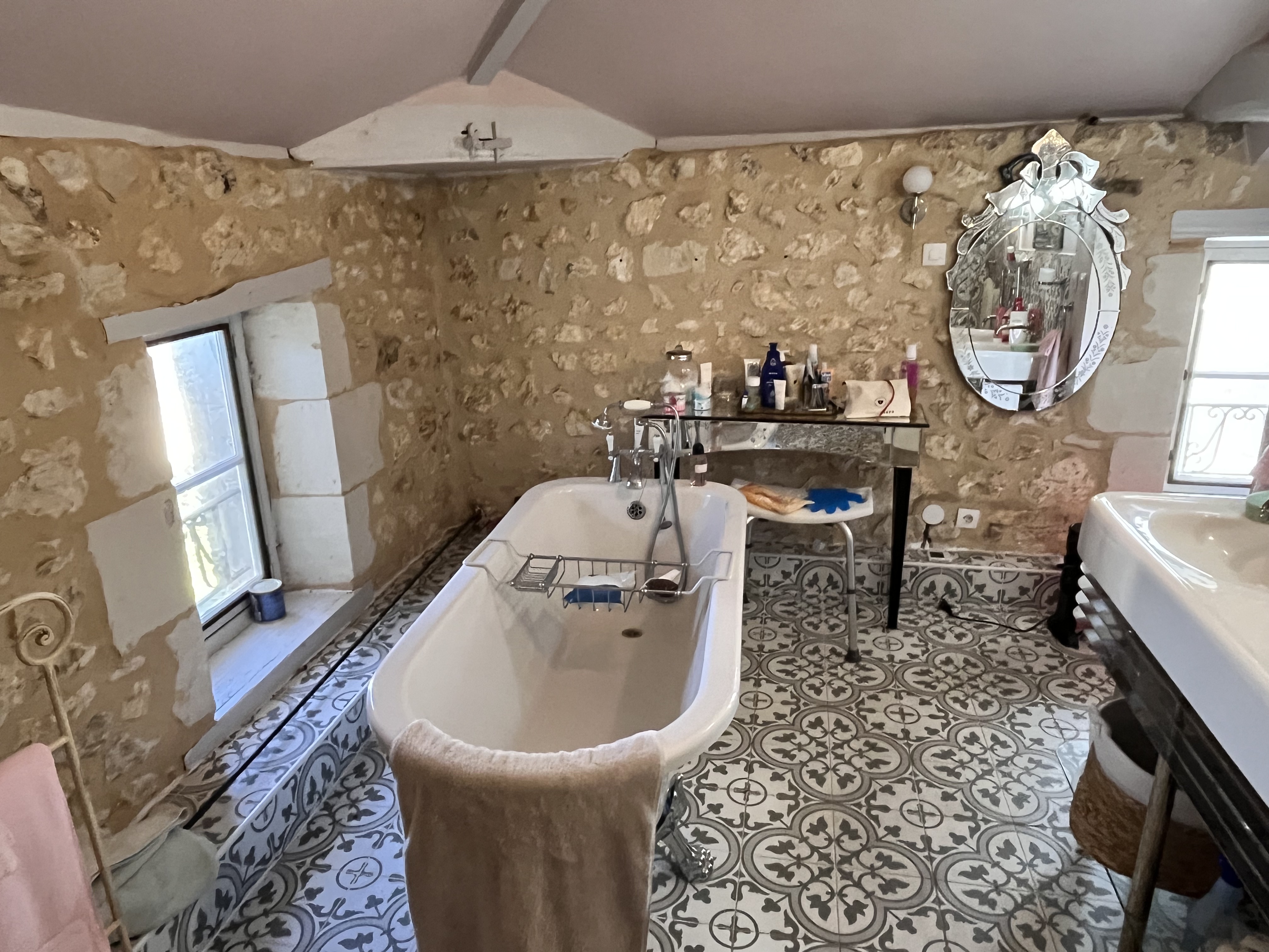 French property for sale in Saint-Thomas-de-Conac, Charente-Maritime - €530,000 - photo 