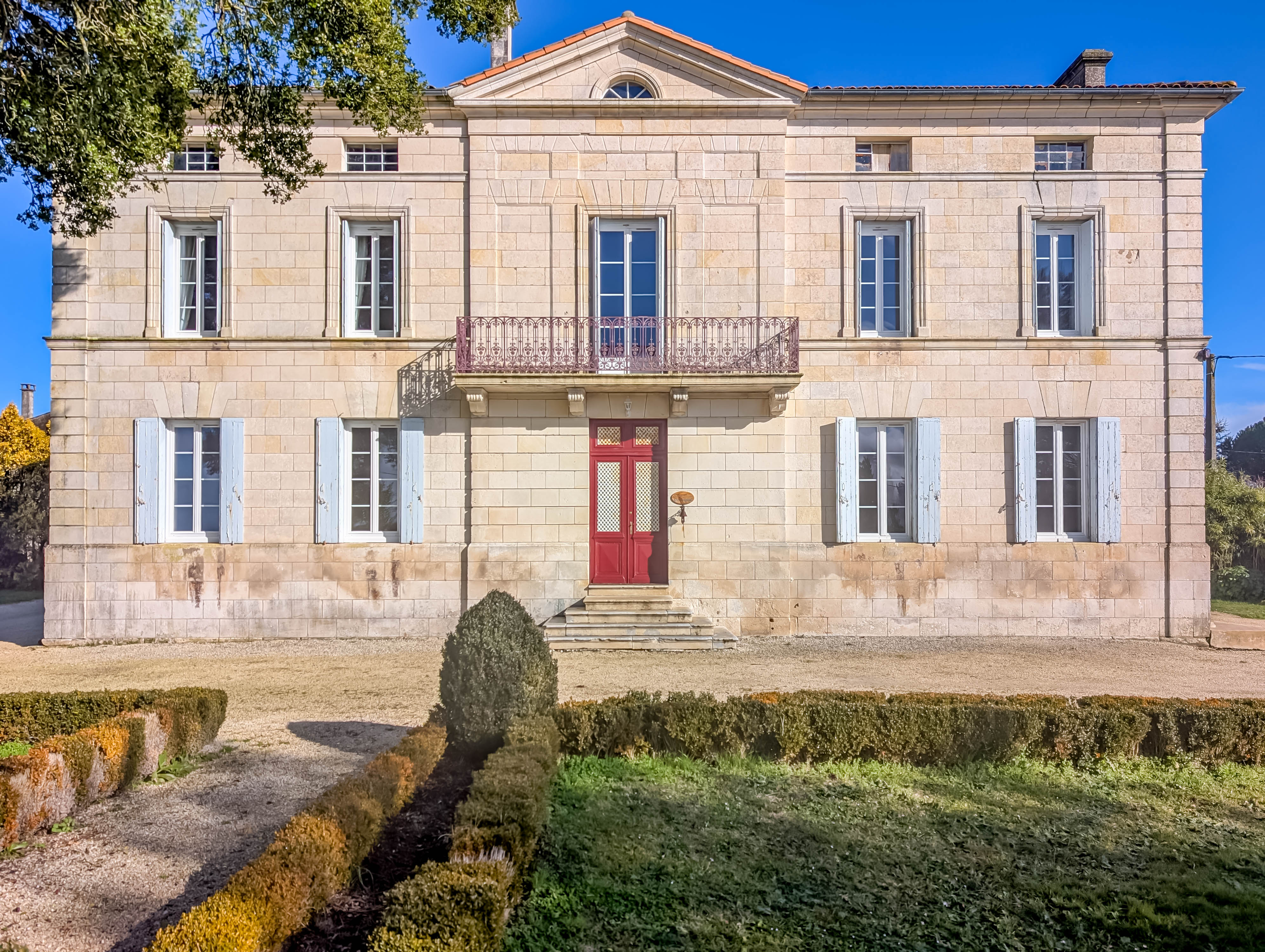 French property for sale in Lorignac, Charente-Maritime - €798,000 - photo 