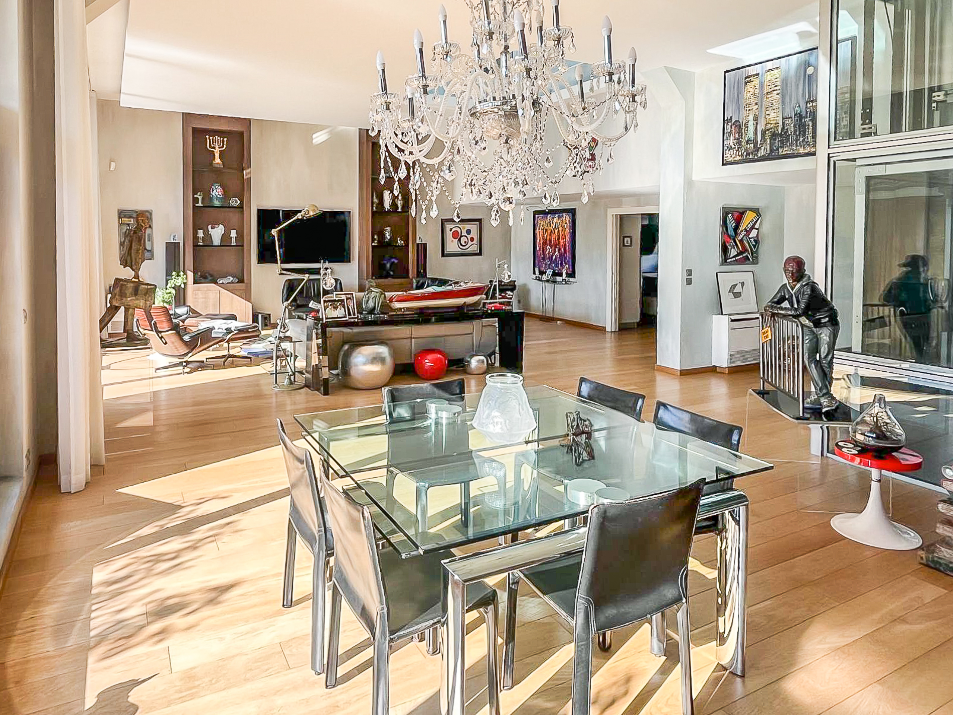 French property for sale in Levallois-Perret, Hauts-de-Seine - €5,940,000 - photo 