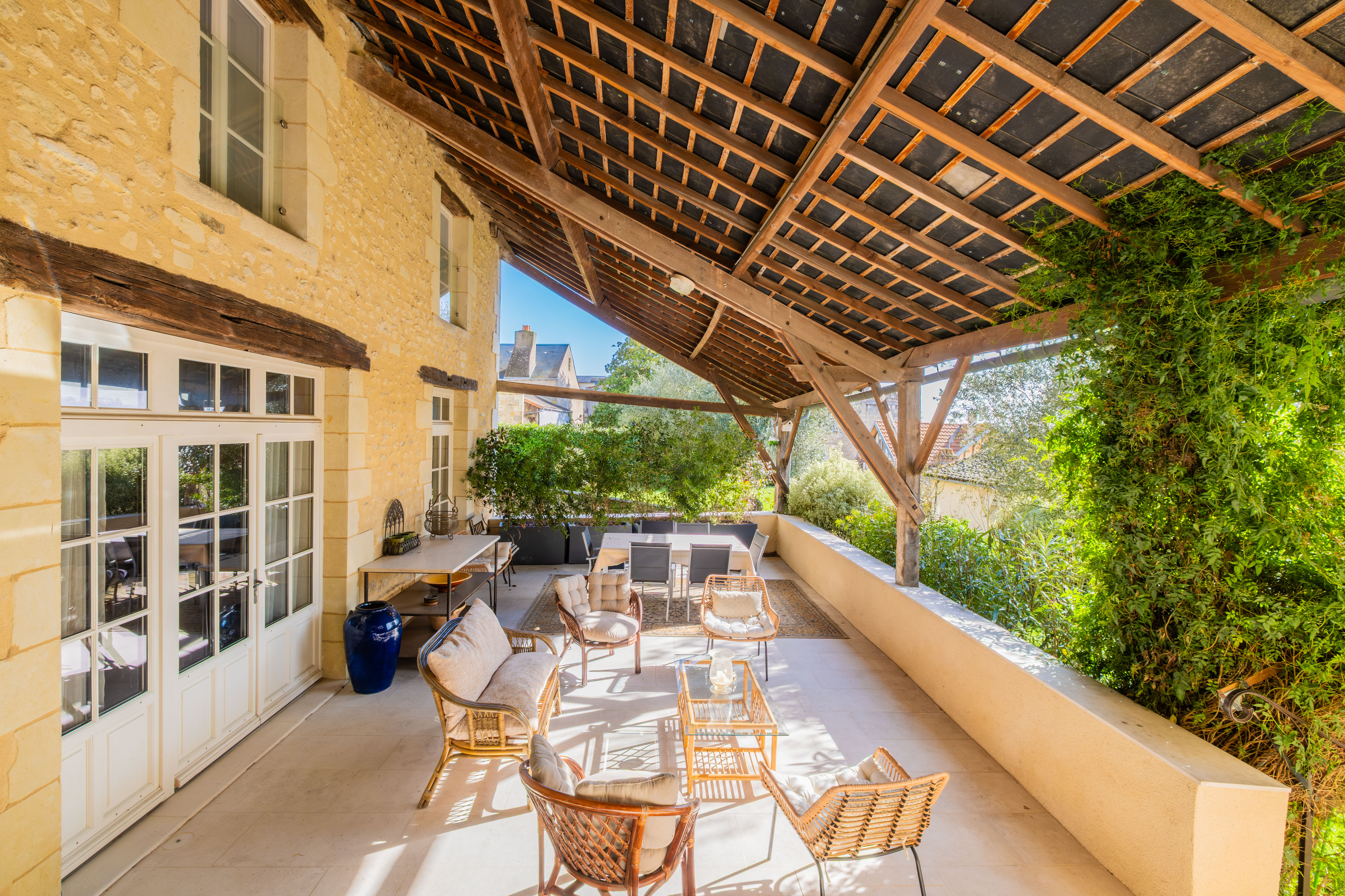 Propriété en France à vendre à Thouars, Deux-Sèvres - &#8364;745 000 - photo 
