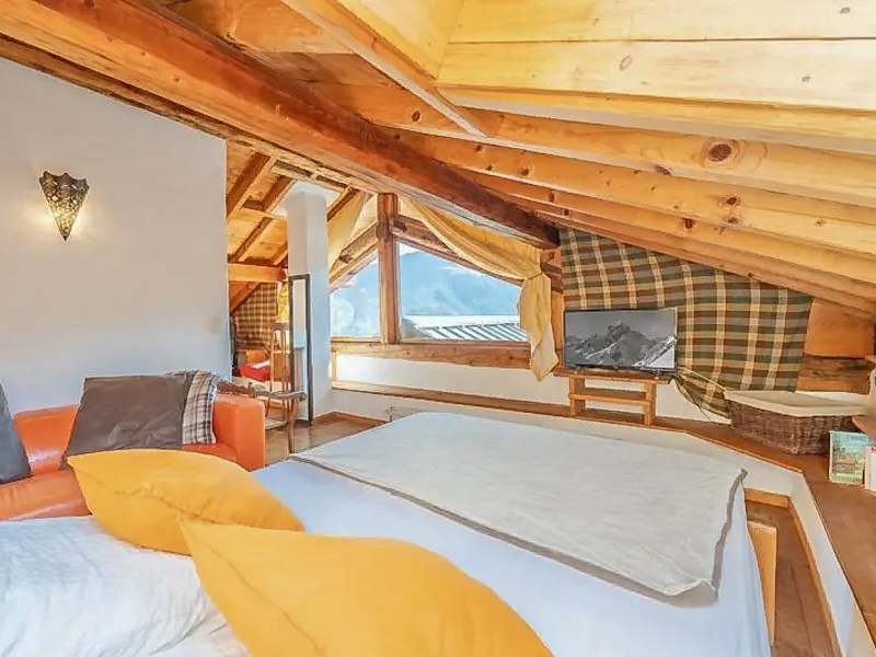 Propriété en France à vendre à Les Allues, Savoie - €1 190 000 - photo 