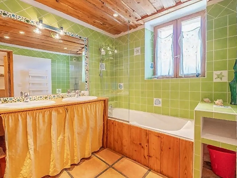 Propriété en France à vendre à Les Allues, Savoie - &#8364;1 350 000 - photo 