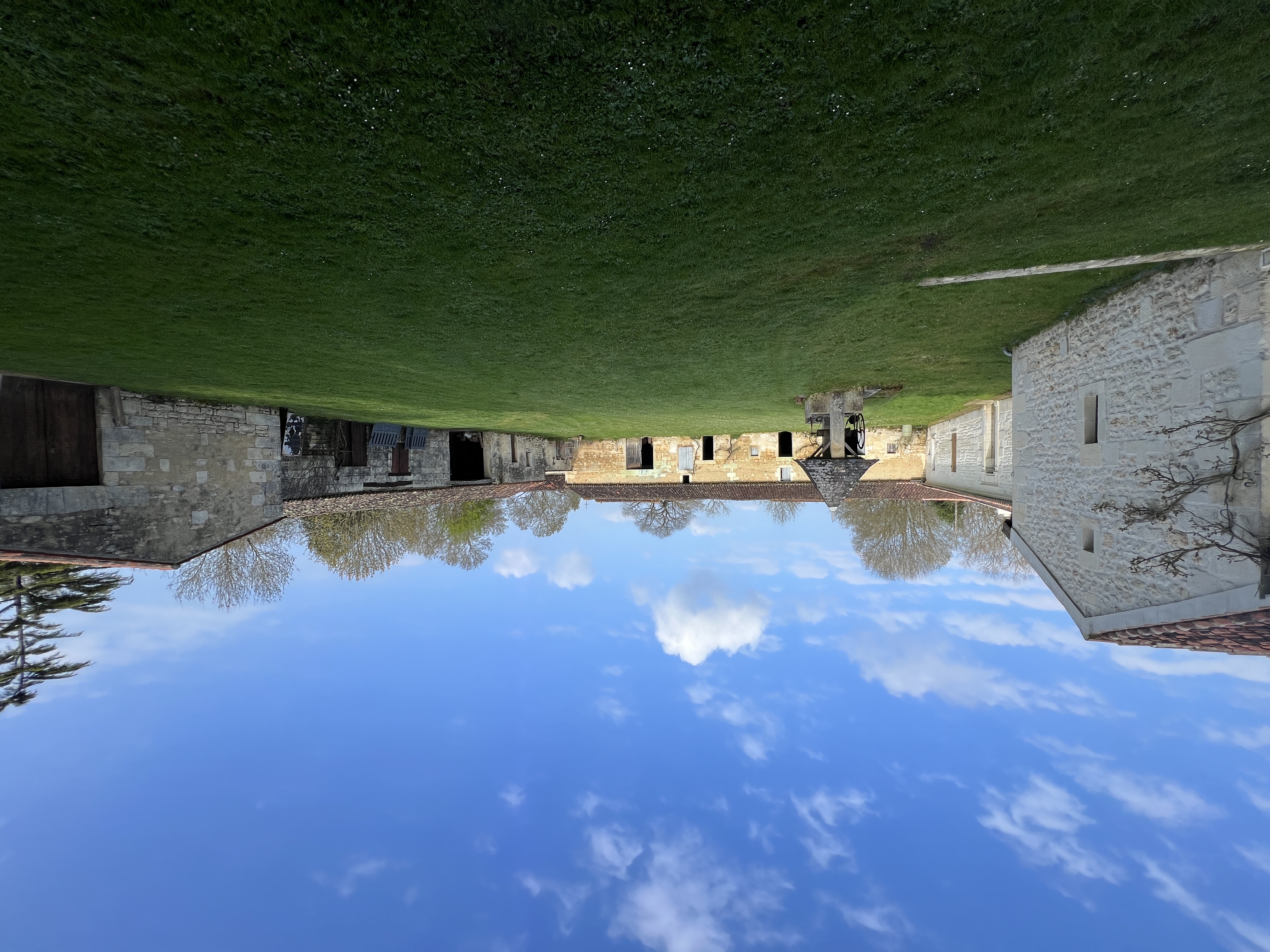 Propriété en France à vendre à Écurat, Charente-Maritime - €950 000 - photo 