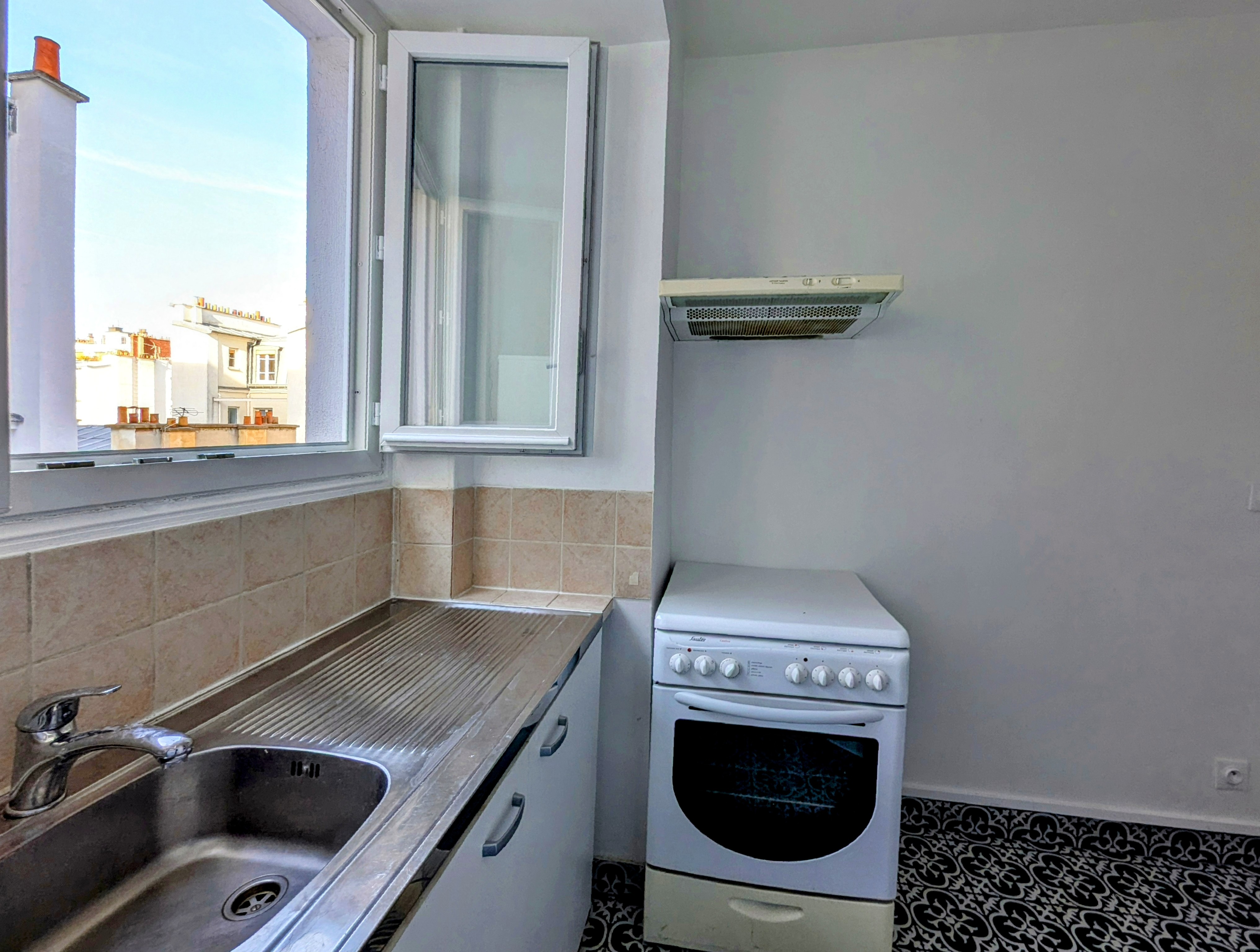 French property for sale in Paris 7e Arrondissement, Paris - €795,000 - photo 
