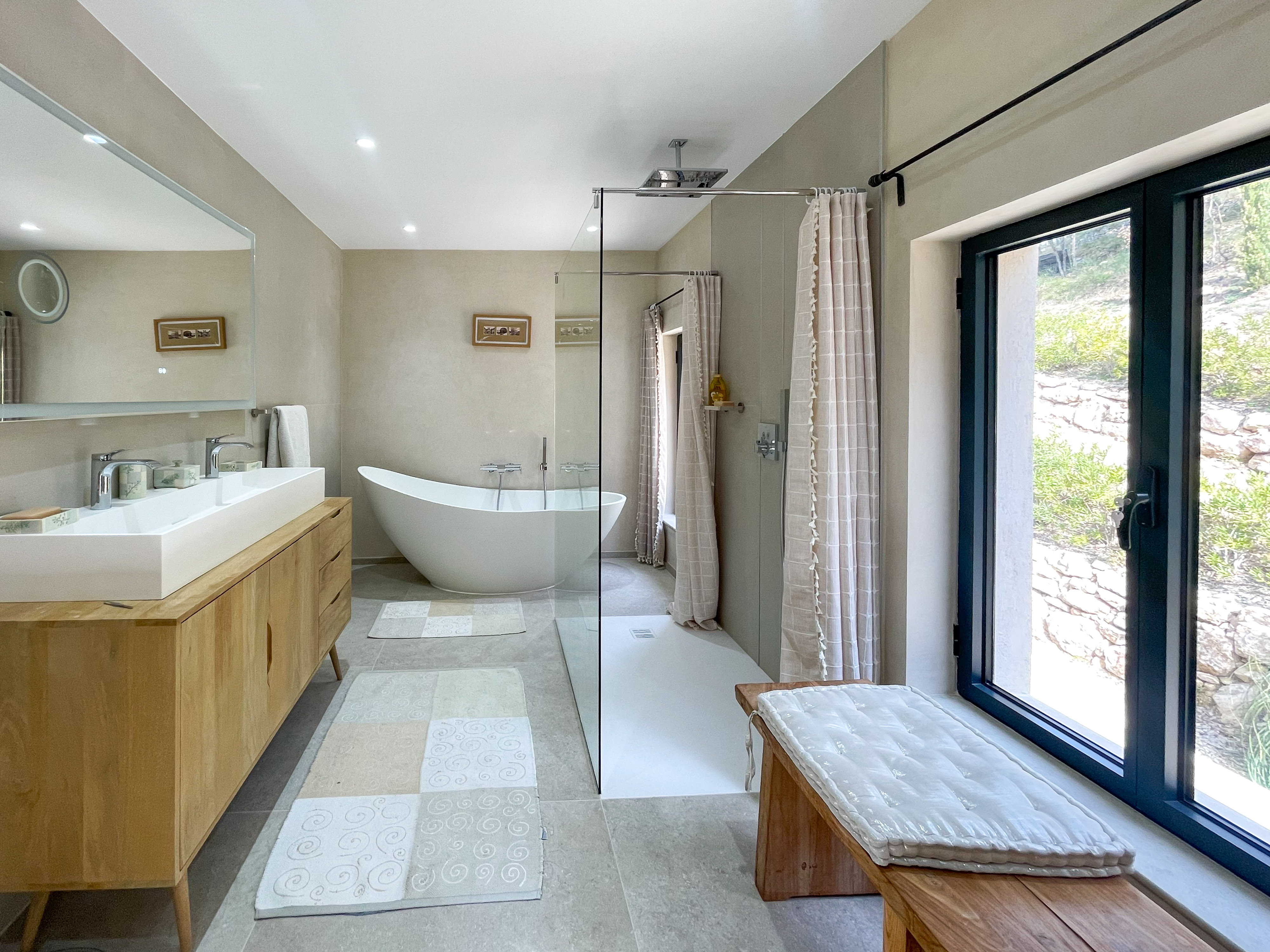 French property for sale in Tourrettes, Var - €2,150,000 - photo 